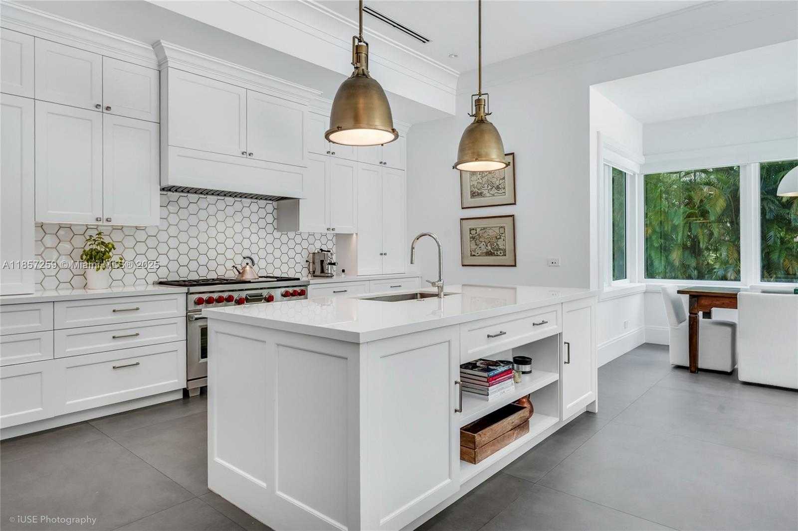 Small Image of 5501 SNAPPER CREEK RD, Coral Gables Number 15
