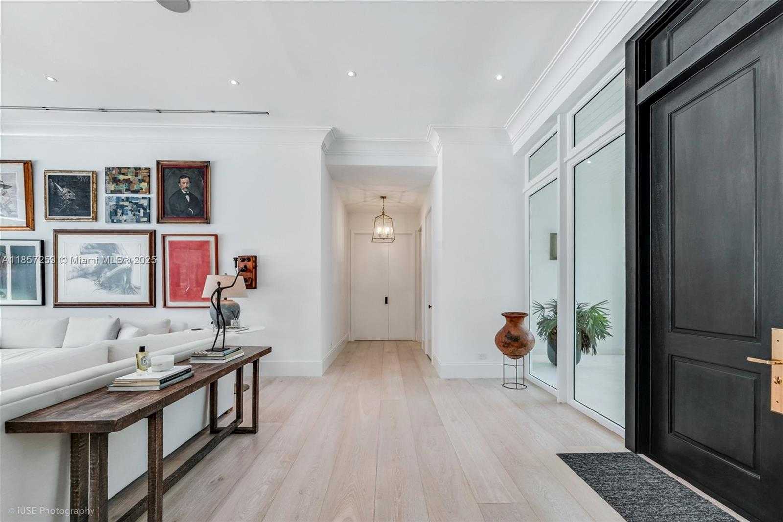 Small Image of 5501 SNAPPER CREEK RD, Coral Gables Number 16