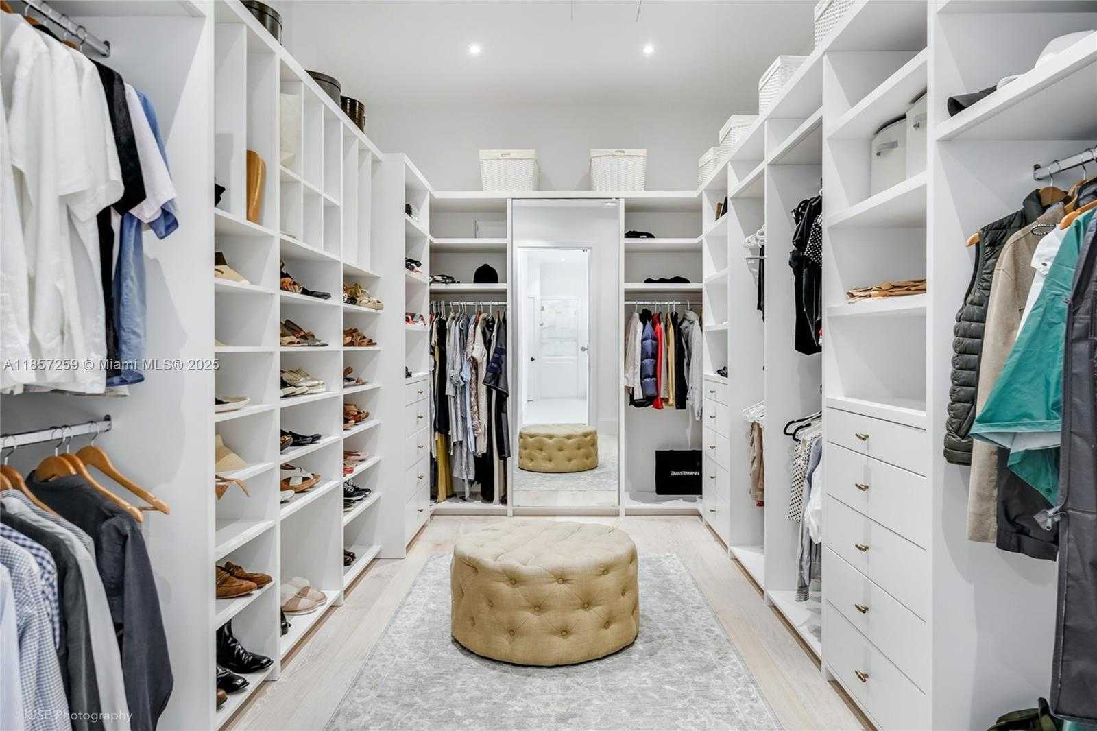 Small Image of 5501 SNAPPER CREEK RD, Coral Gables Number 25