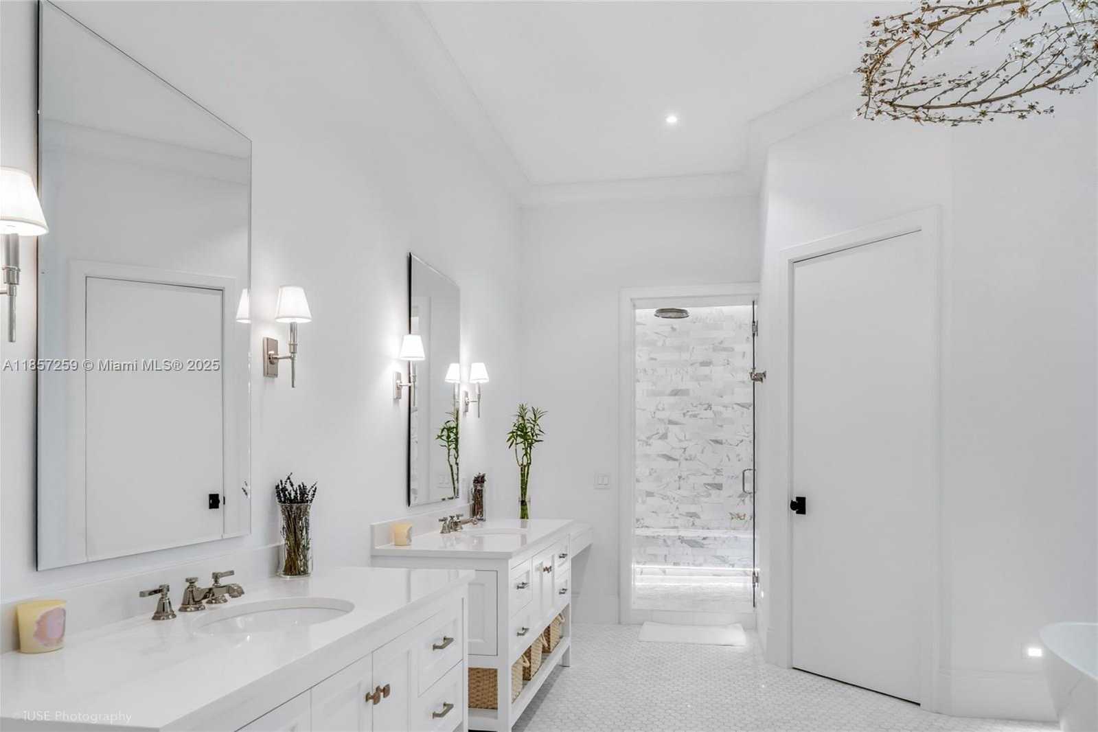 Small Image of 5501 SNAPPER CREEK RD, Coral Gables Number 26