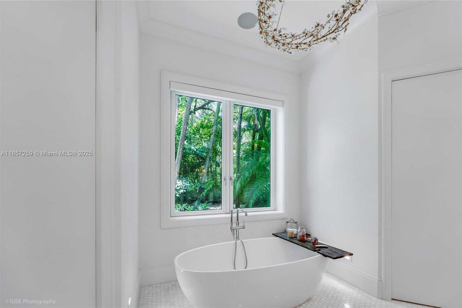Small Image of 5501 SNAPPER CREEK RD, Coral Gables Number 27