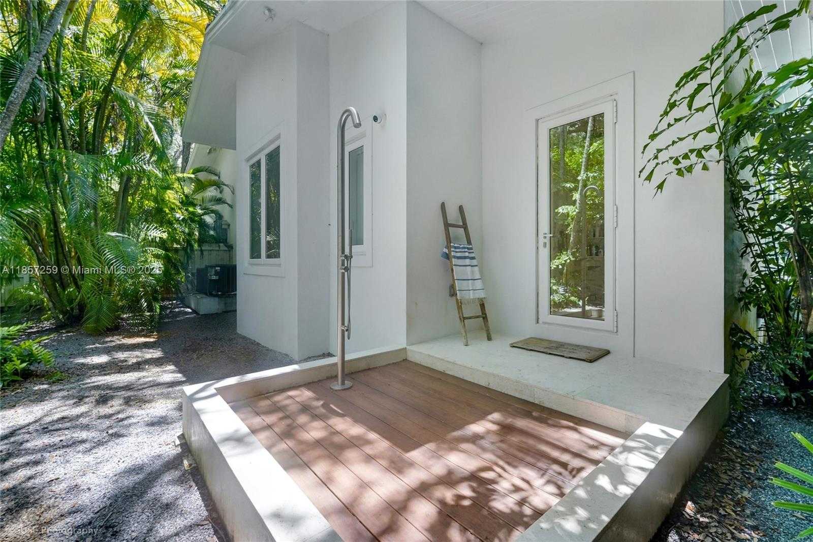 Small Image of 5501 SNAPPER CREEK RD, Coral Gables Number 29