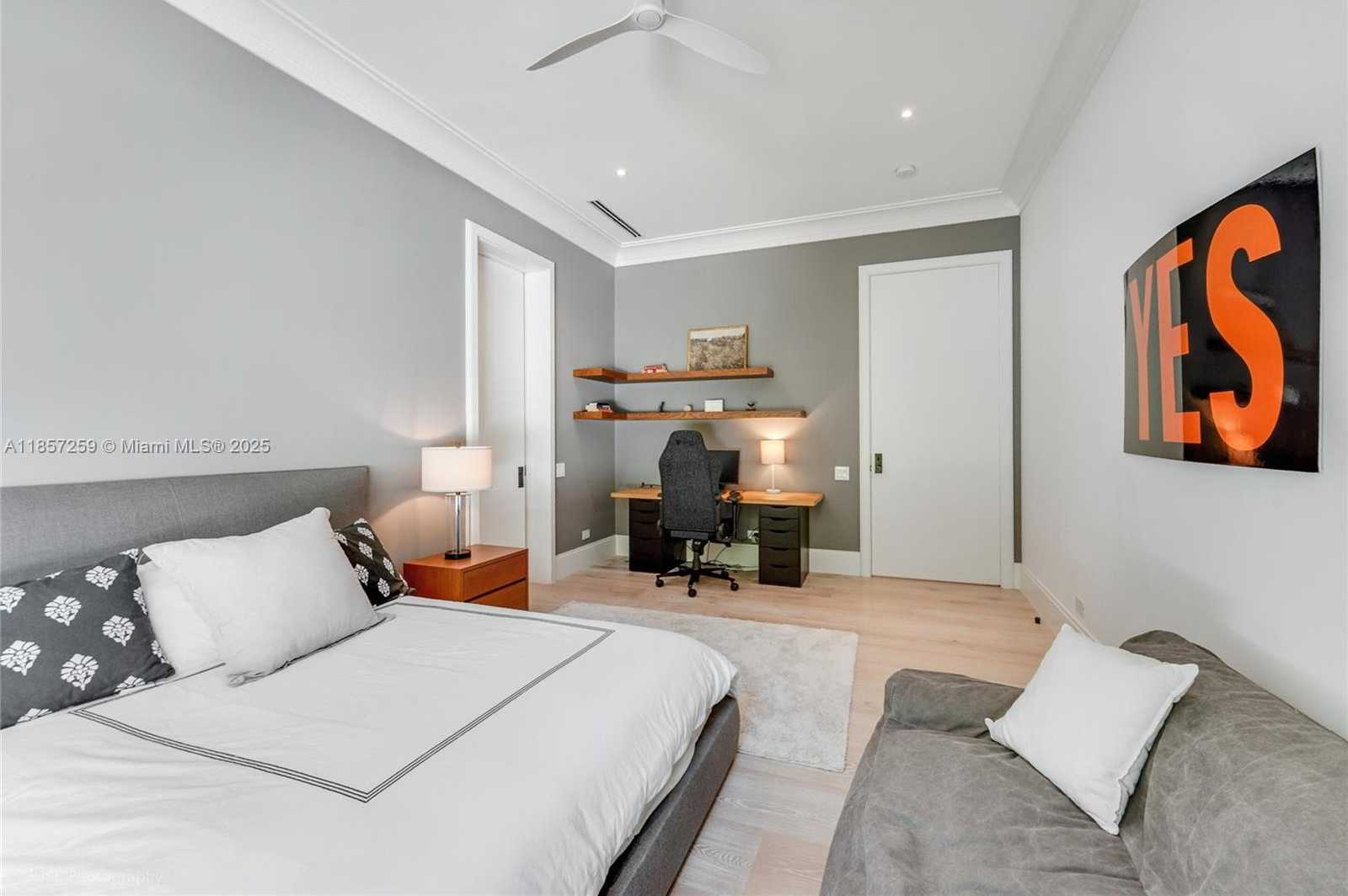 Small Image of 5501 SNAPPER CREEK RD, Coral Gables Number 31