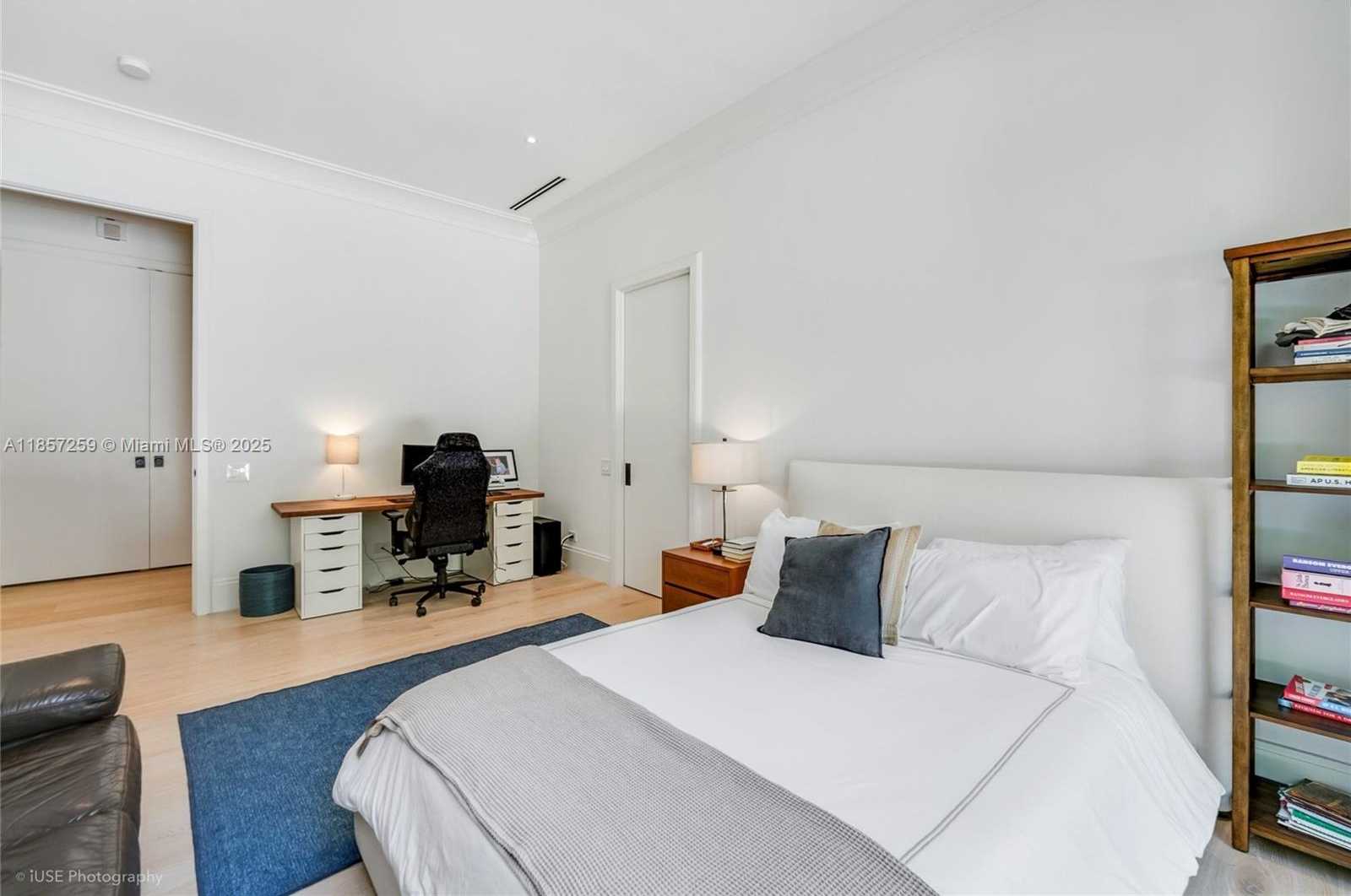Small Image of 5501 SNAPPER CREEK RD, Coral Gables Number 33