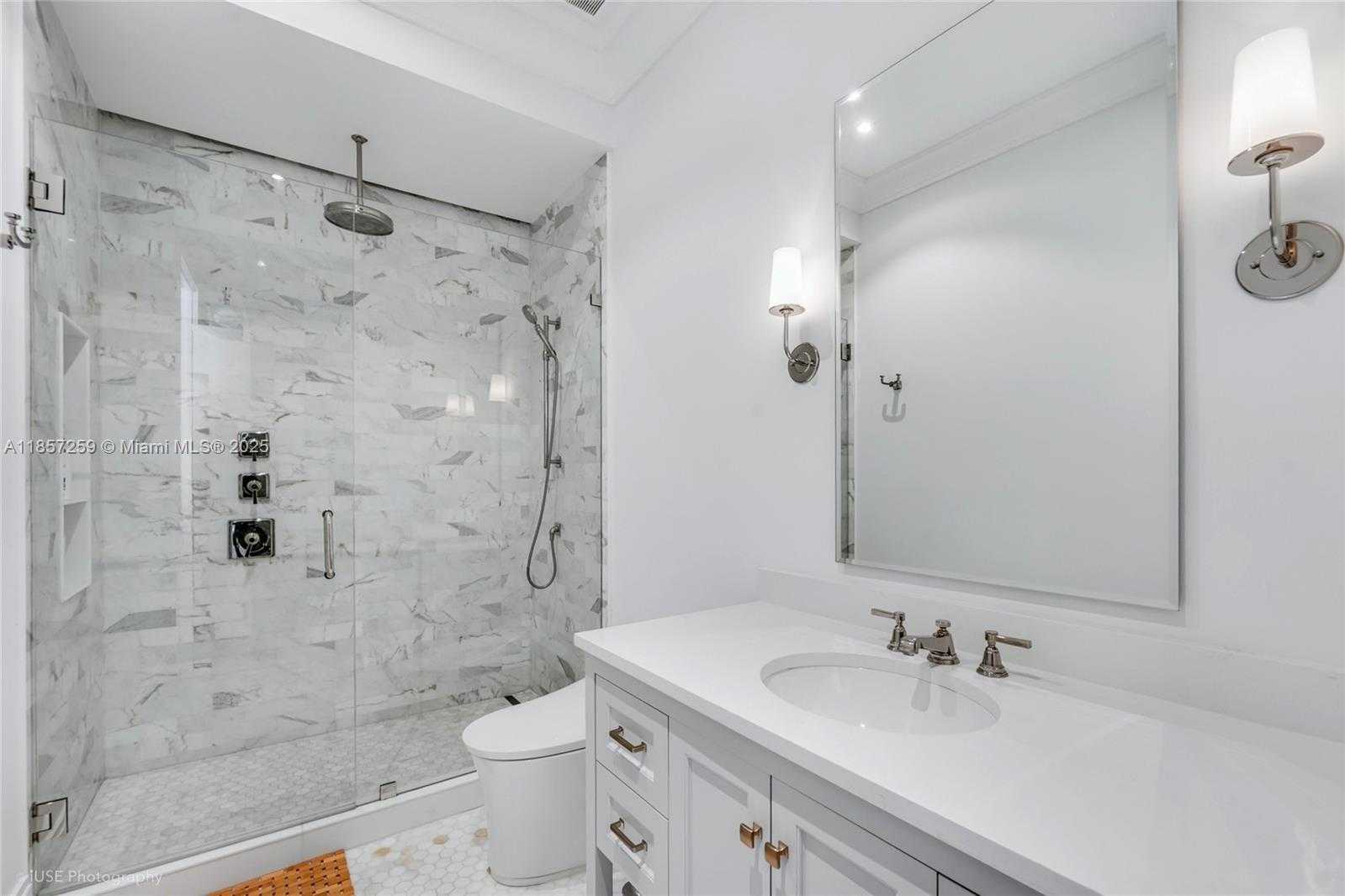 Small Image of 5501 SNAPPER CREEK RD, Coral Gables Number 34