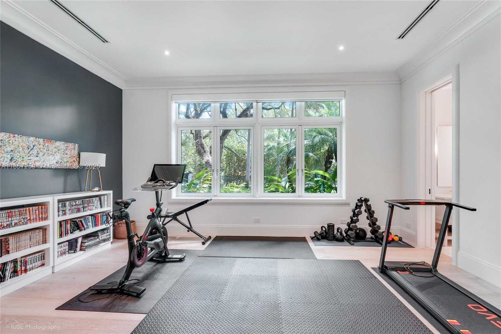 Small Image of 5501 SNAPPER CREEK RD, Coral Gables Number 35