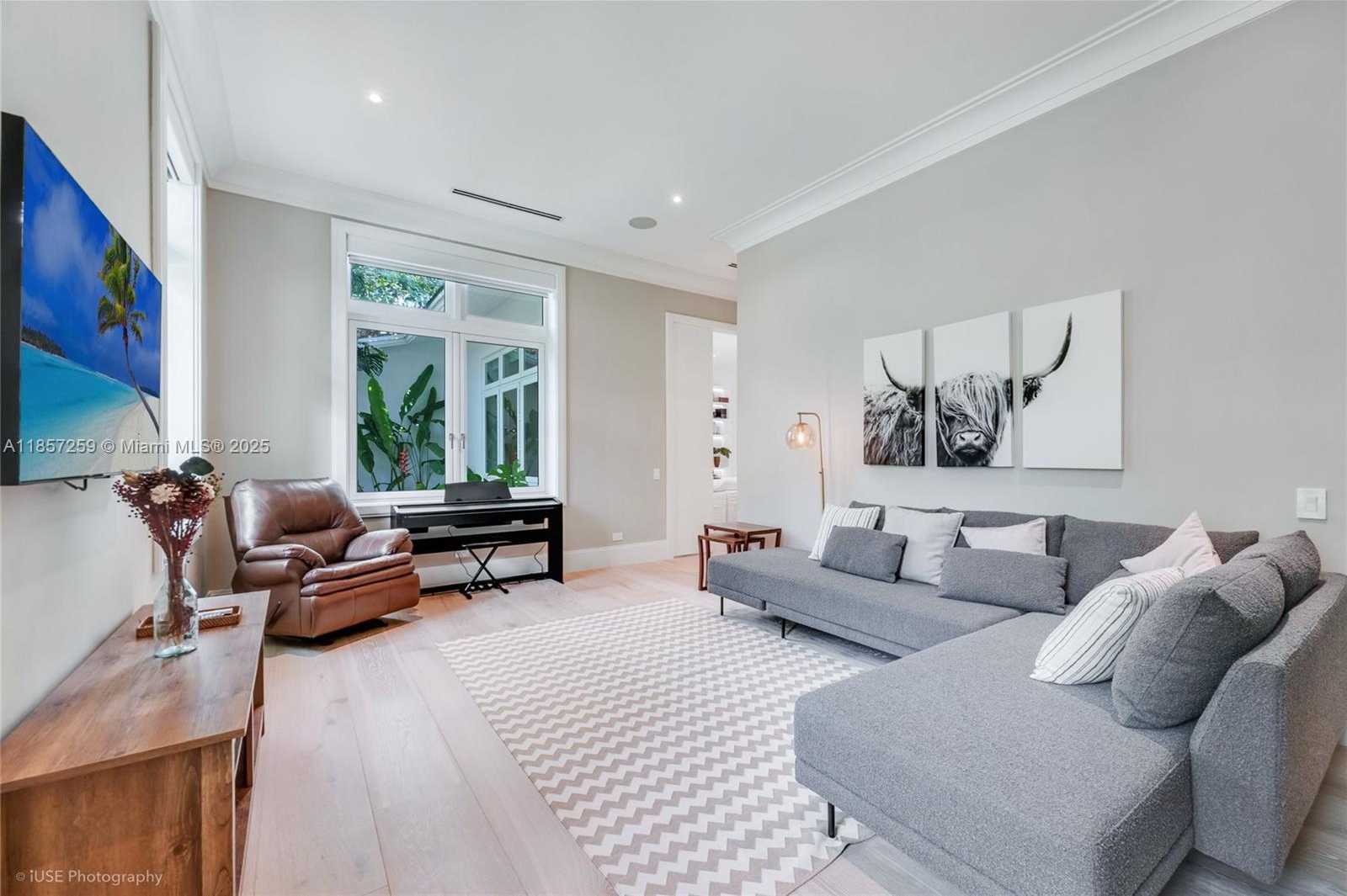 Small Image of 5501 SNAPPER CREEK RD, Coral Gables Number 36