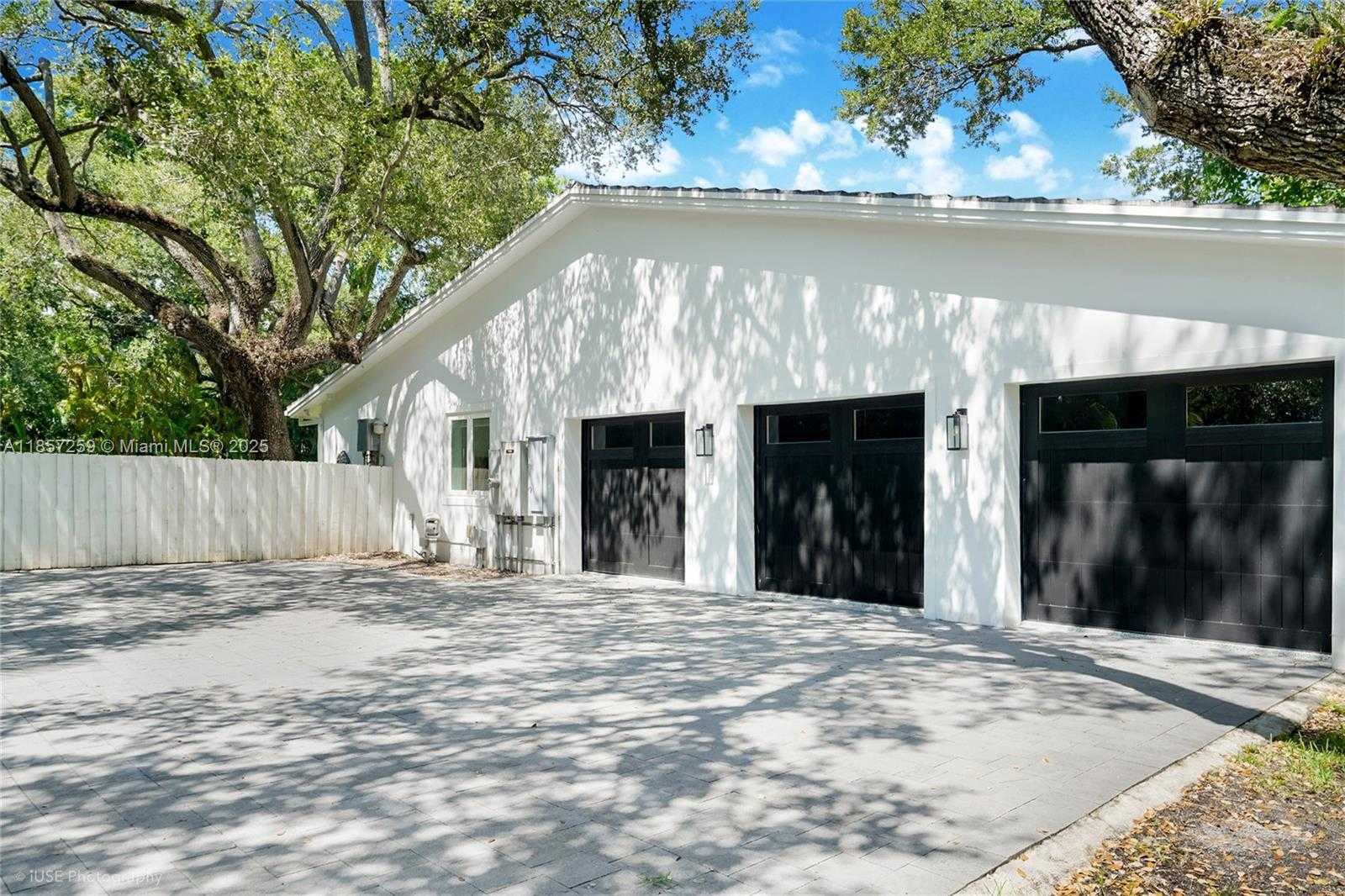 Small Image of 5501 SNAPPER CREEK RD, Coral Gables Number 44