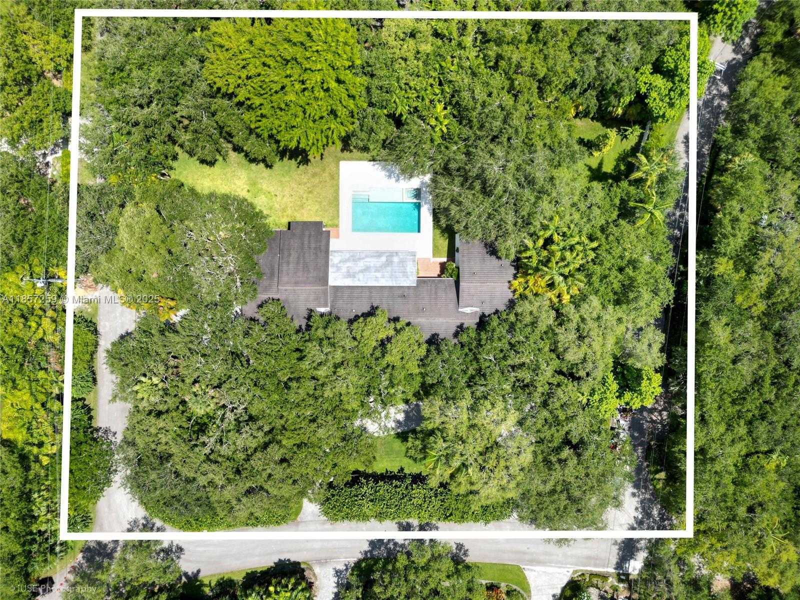 Small Image of 5501 SNAPPER CREEK RD, Coral Gables Number 48