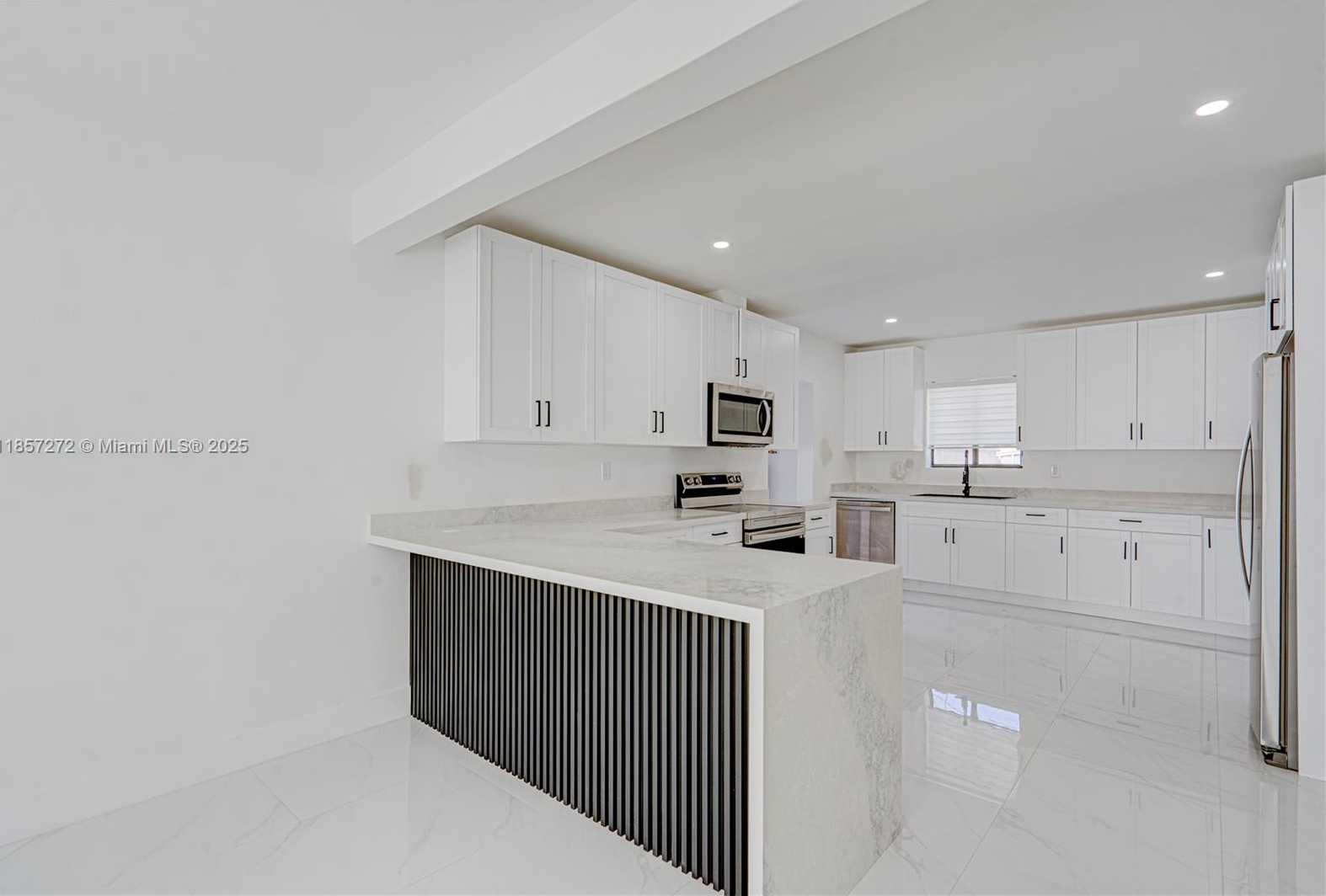 Small Image of 175 NORTH EAST 120TH ST, North Miami Number 10