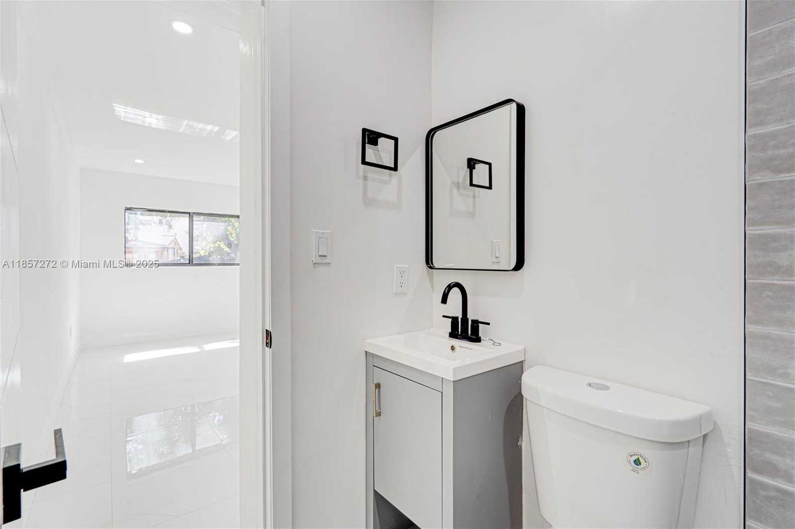 Small Image of 175 NORTH EAST 120TH ST, North Miami Number 29