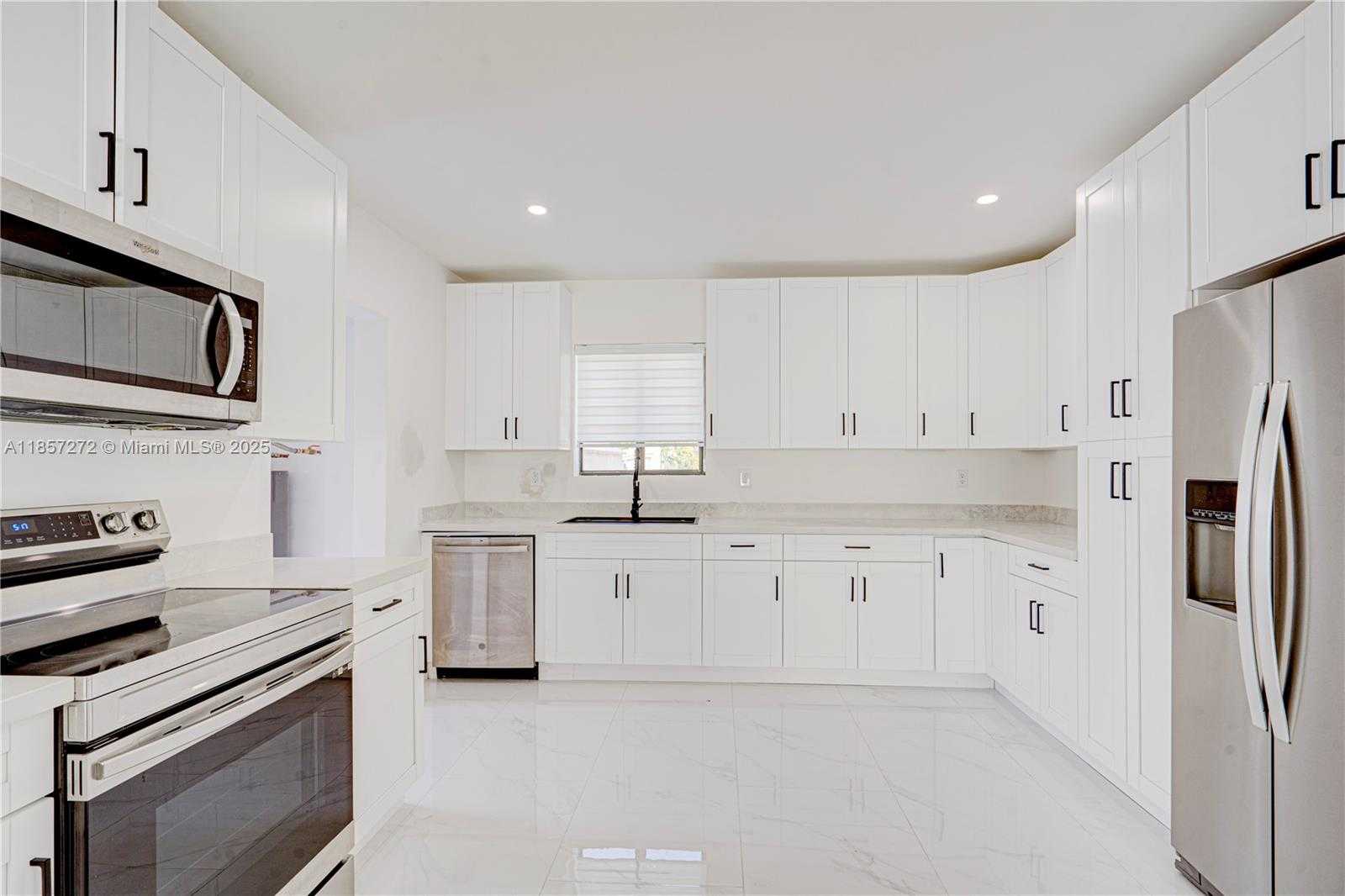 Small Image of 175 NORTH EAST 120TH ST, North Miami Number 9
