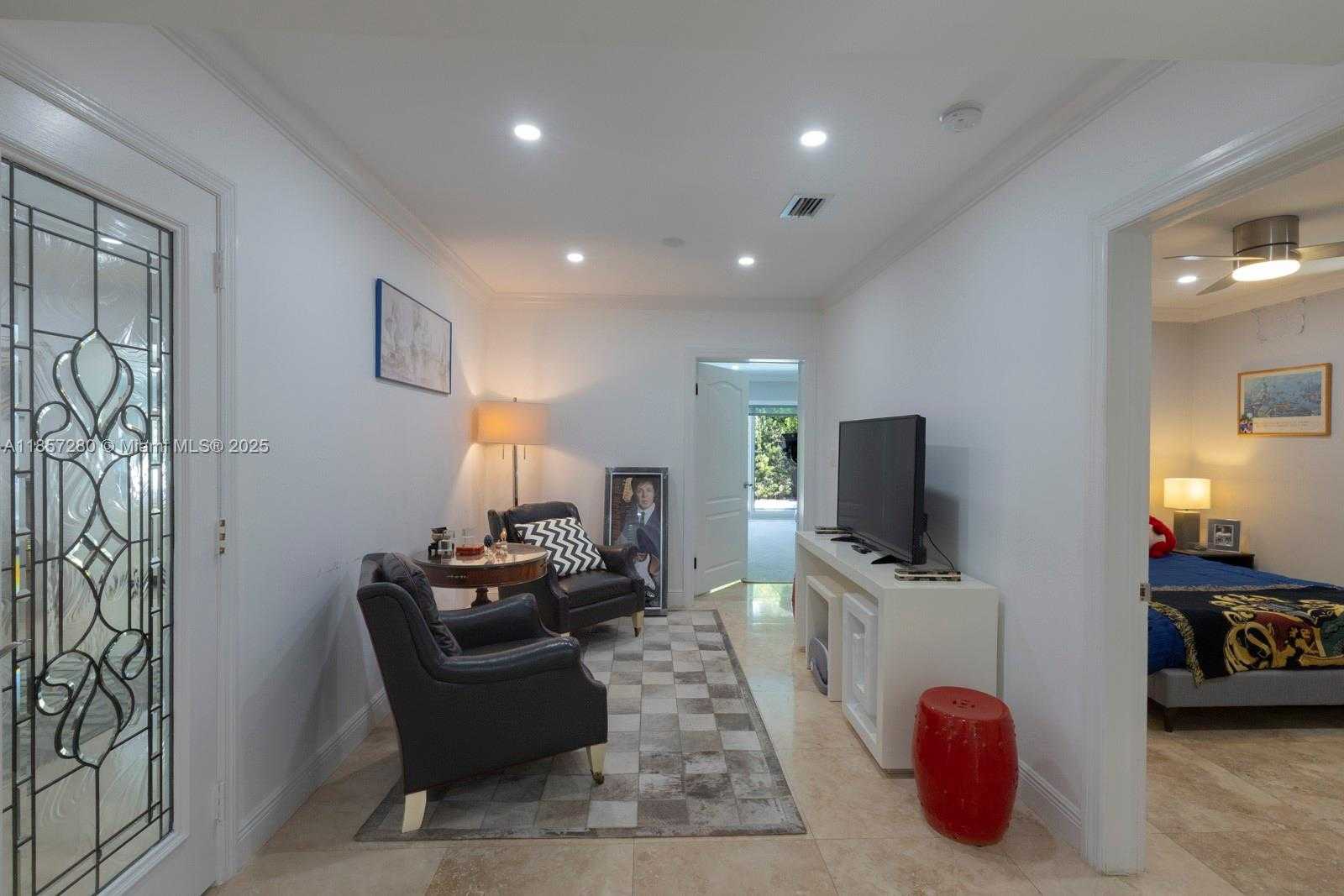 Small Image of 677 HAMPTON LN, Key Biscayne Number 15