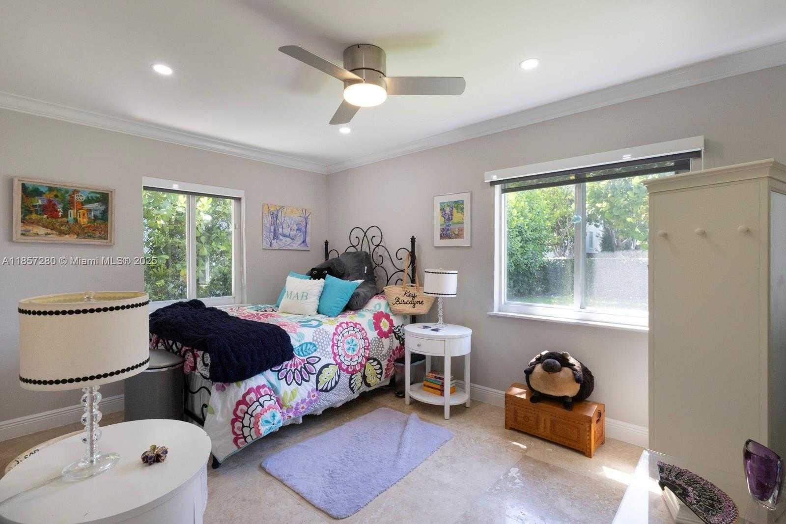 Small Image of 677 HAMPTON LN, Key Biscayne Number 19