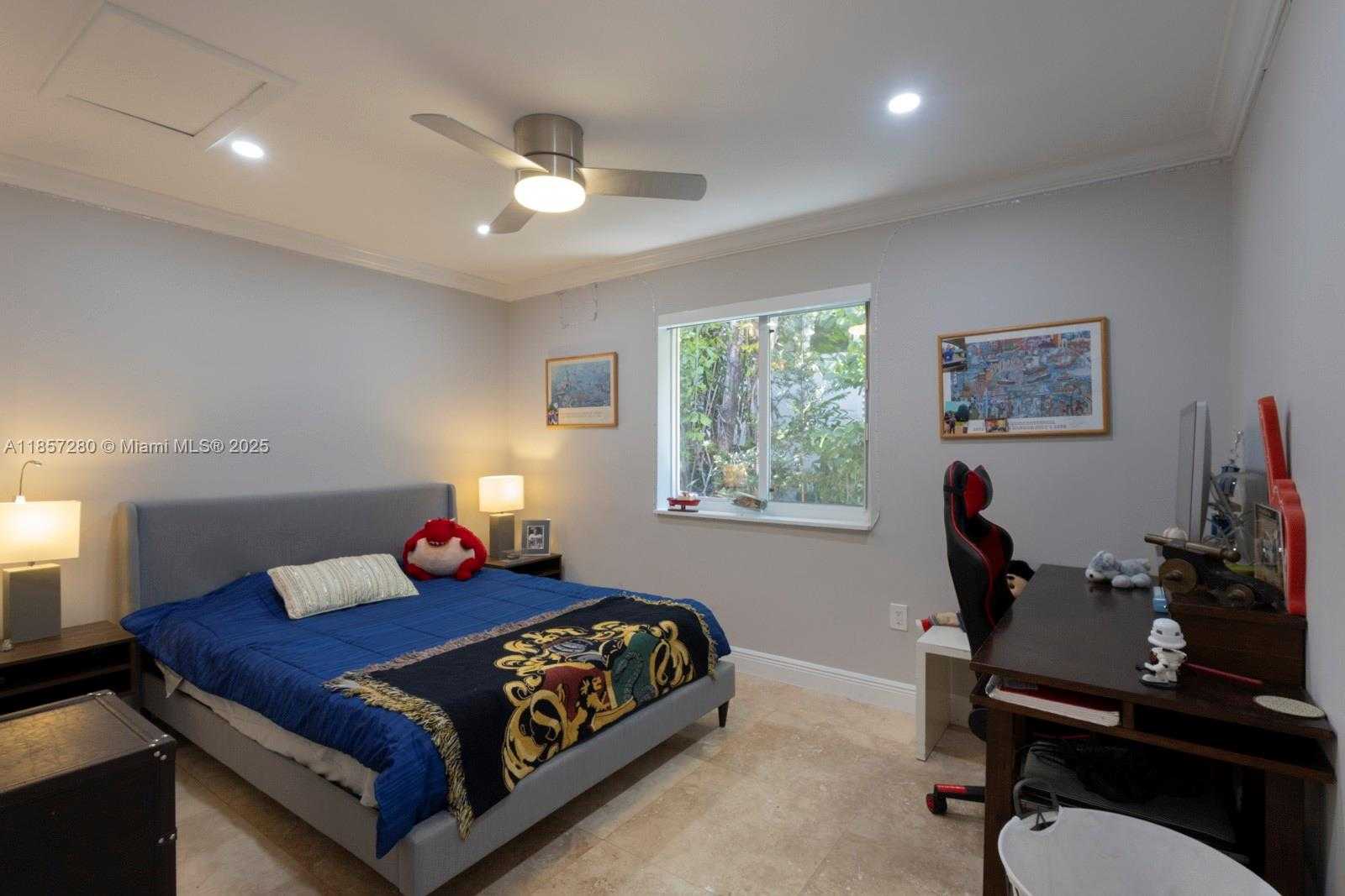 Small Image of 677 HAMPTON LN, Key Biscayne Number 20