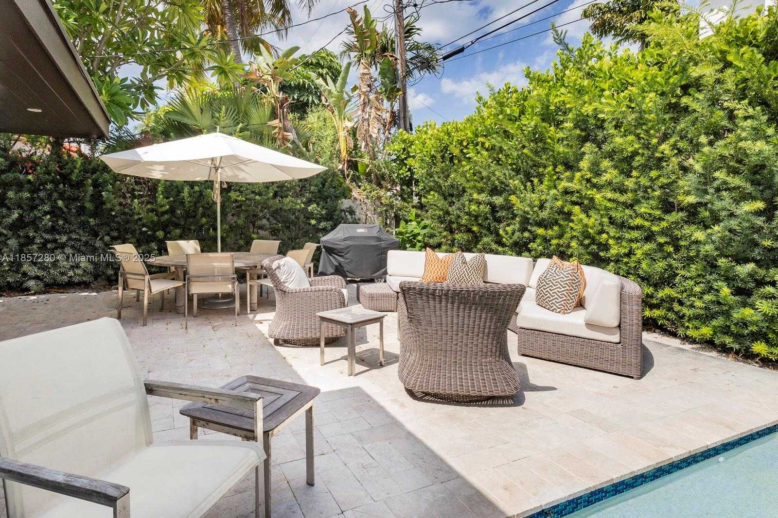 Small Image of 677 HAMPTON LN, Key Biscayne Number 27