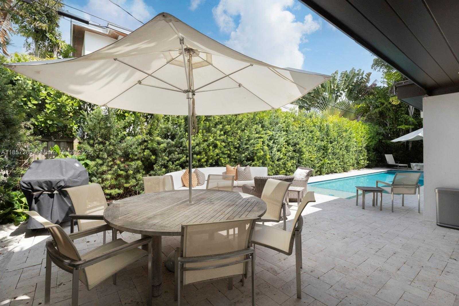 Small Image of 677 HAMPTON LN, Key Biscayne Number 28