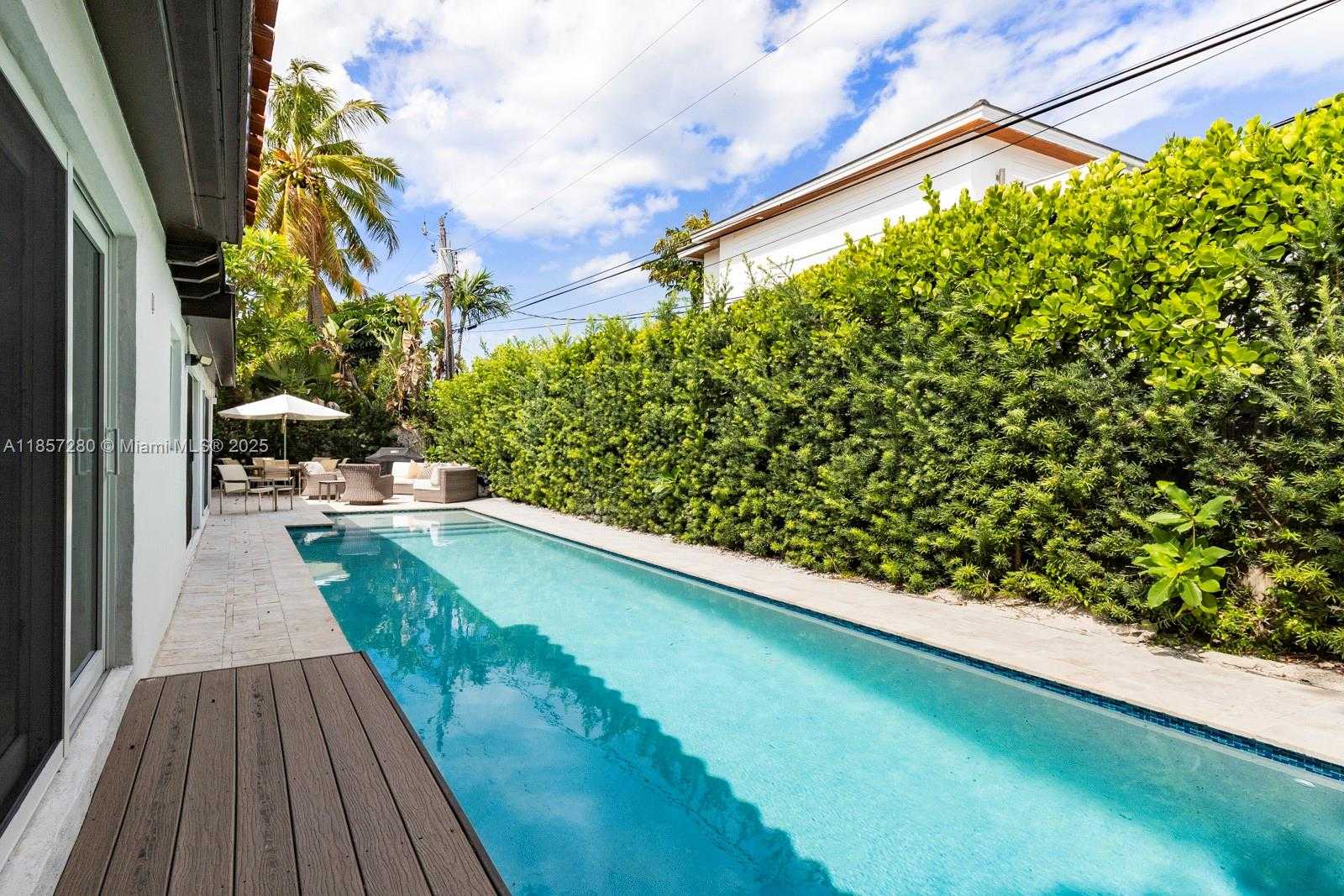 Small Image of 677 HAMPTON LN, Key Biscayne Number 30