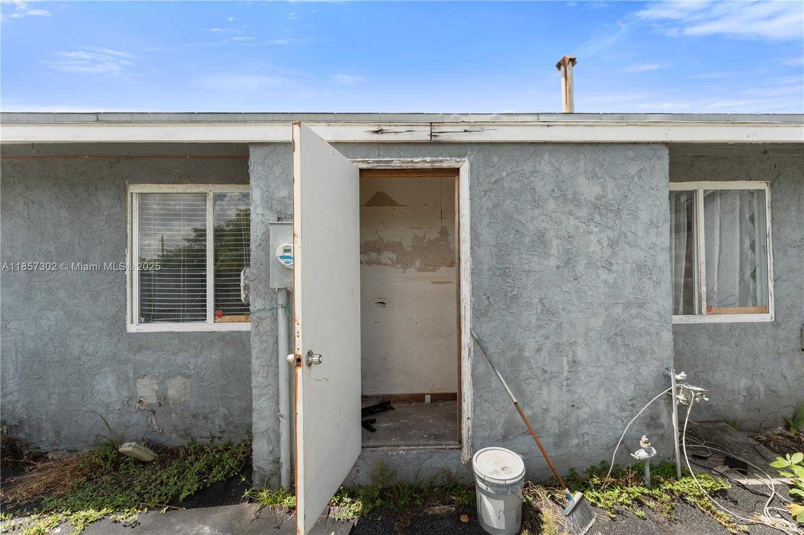 Small Image of 18602 NORTH WEST 46TH AVE, Miami Gardens Number 11