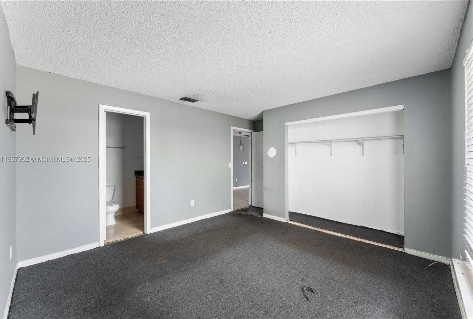 Small Image of 18602 NORTH WEST 46TH AVE, Miami Gardens Number 14