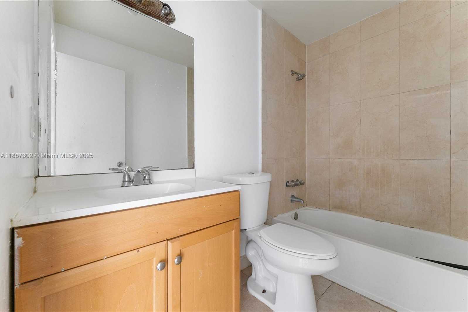 Small Image of 18602 NORTH WEST 46TH AVE, Miami Gardens Number 19