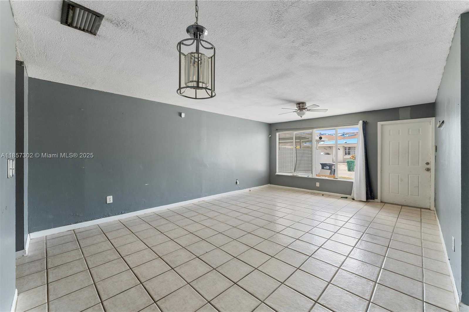 Small Image of 18602 NORTH WEST 46TH AVE, Miami Gardens Number 3
