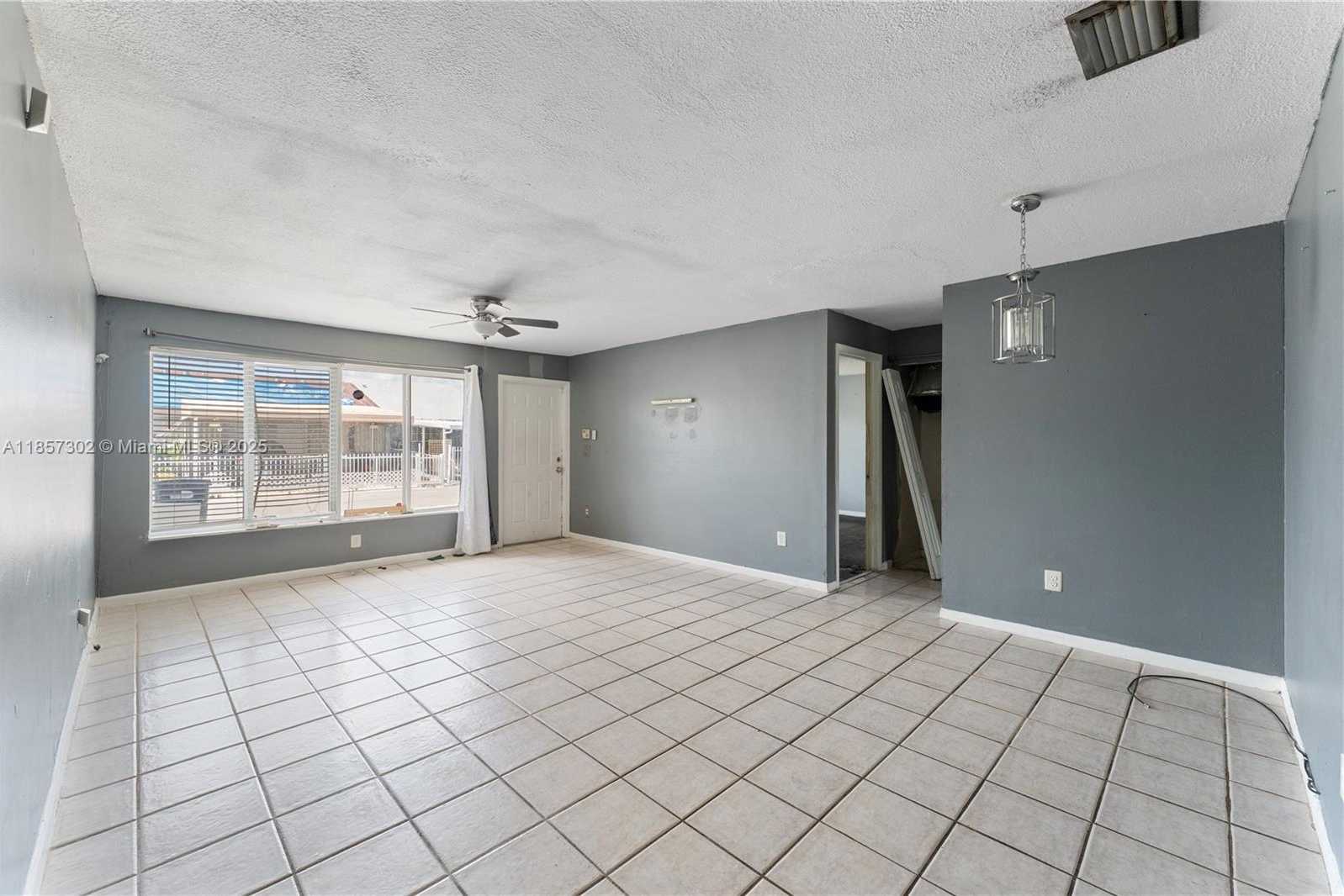 Small Image of 18602 NORTH WEST 46TH AVE, Miami Gardens Number 4