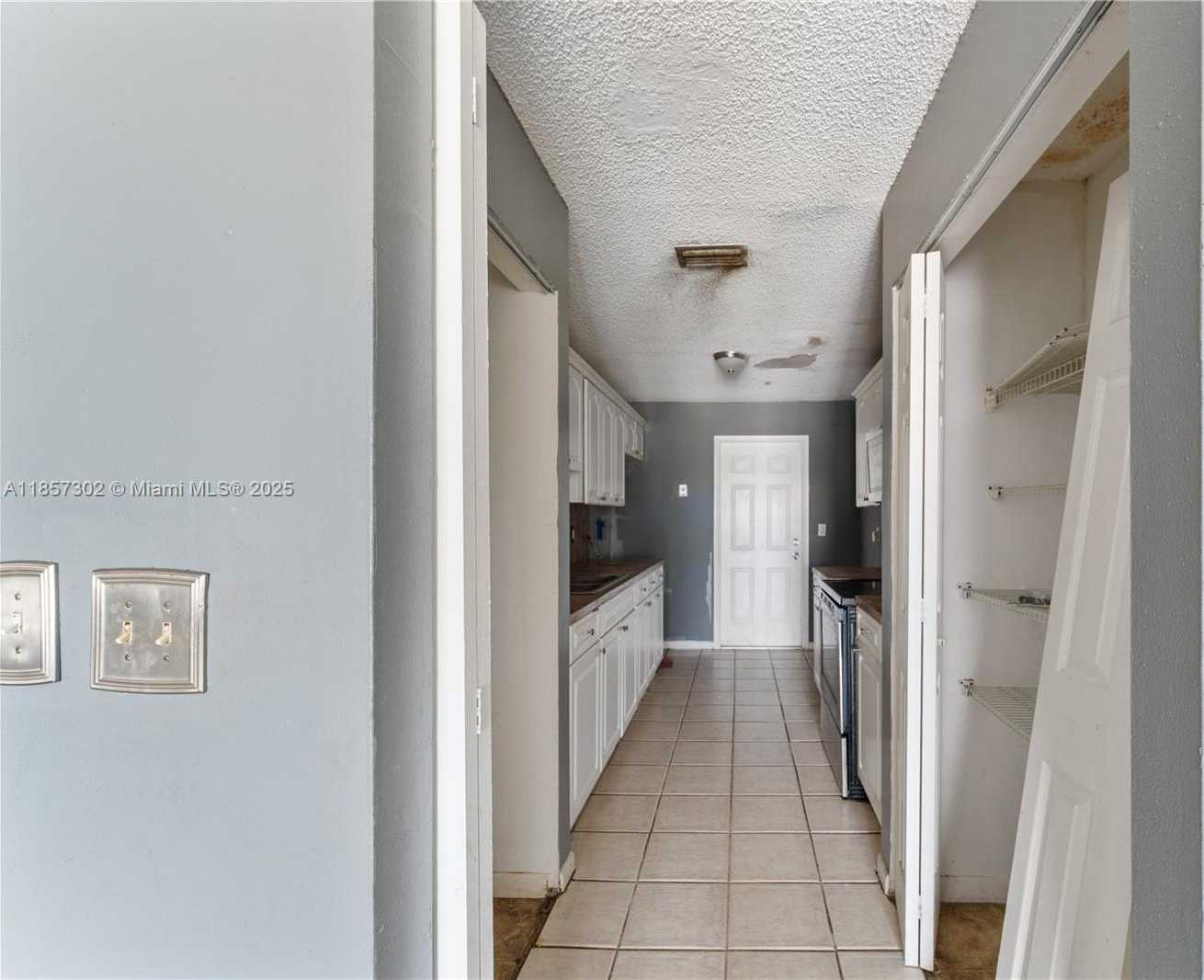 Small Image of 18602 NORTH WEST 46TH AVE, Miami Gardens Number 5