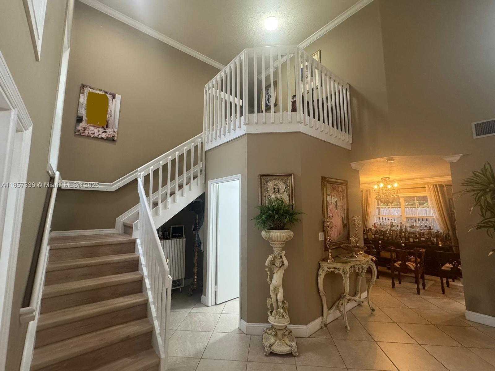 Small Image of 19131 NORTH WEST 89TH CT, Hialeah Number 3