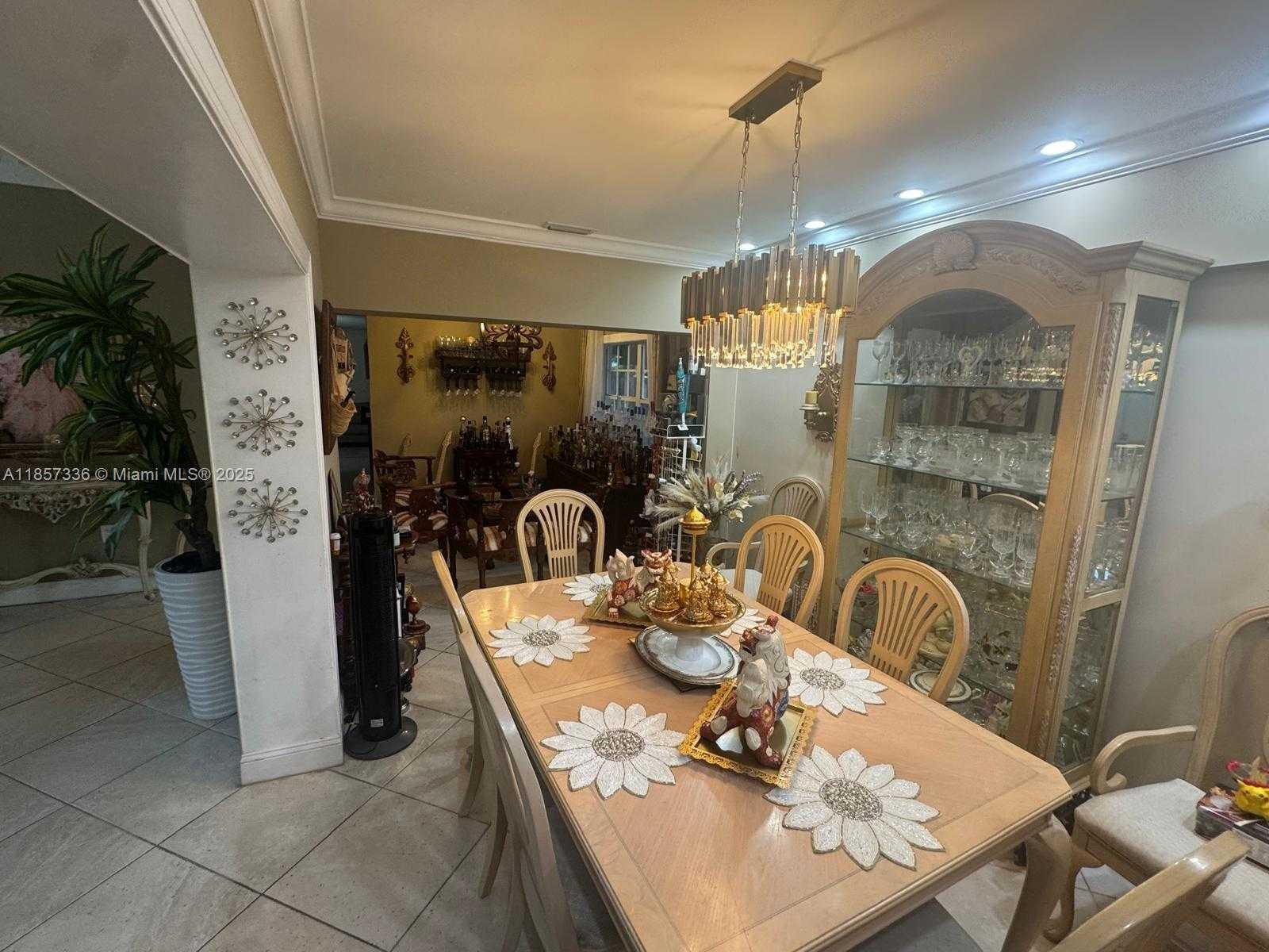 Small Image of 19131 NORTH WEST 89TH CT, Hialeah Number 8