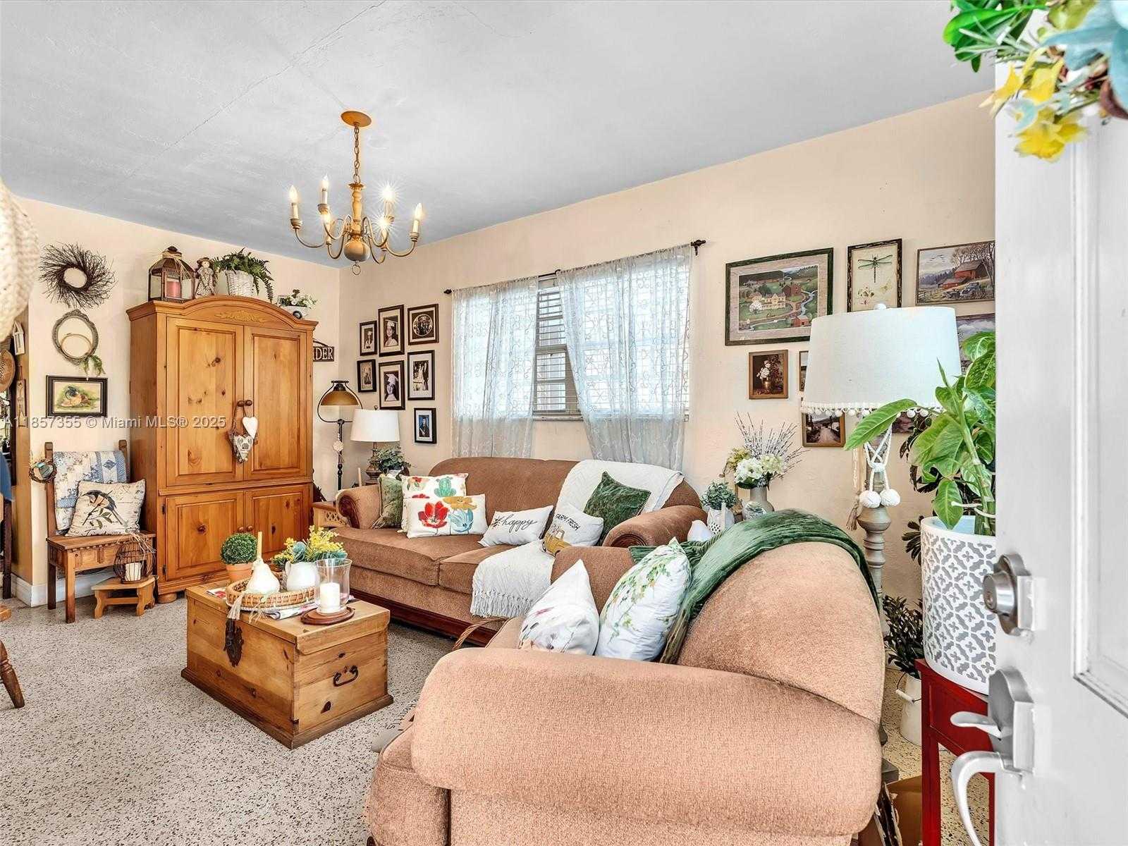 Small Image of 411 NORTH WEST 59TH CT, Miami Number 4