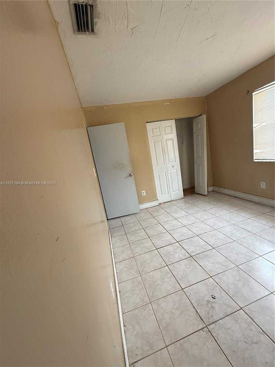 Small Image of 3361 NORTH WEST 189TH, Miami Gardens Number 21