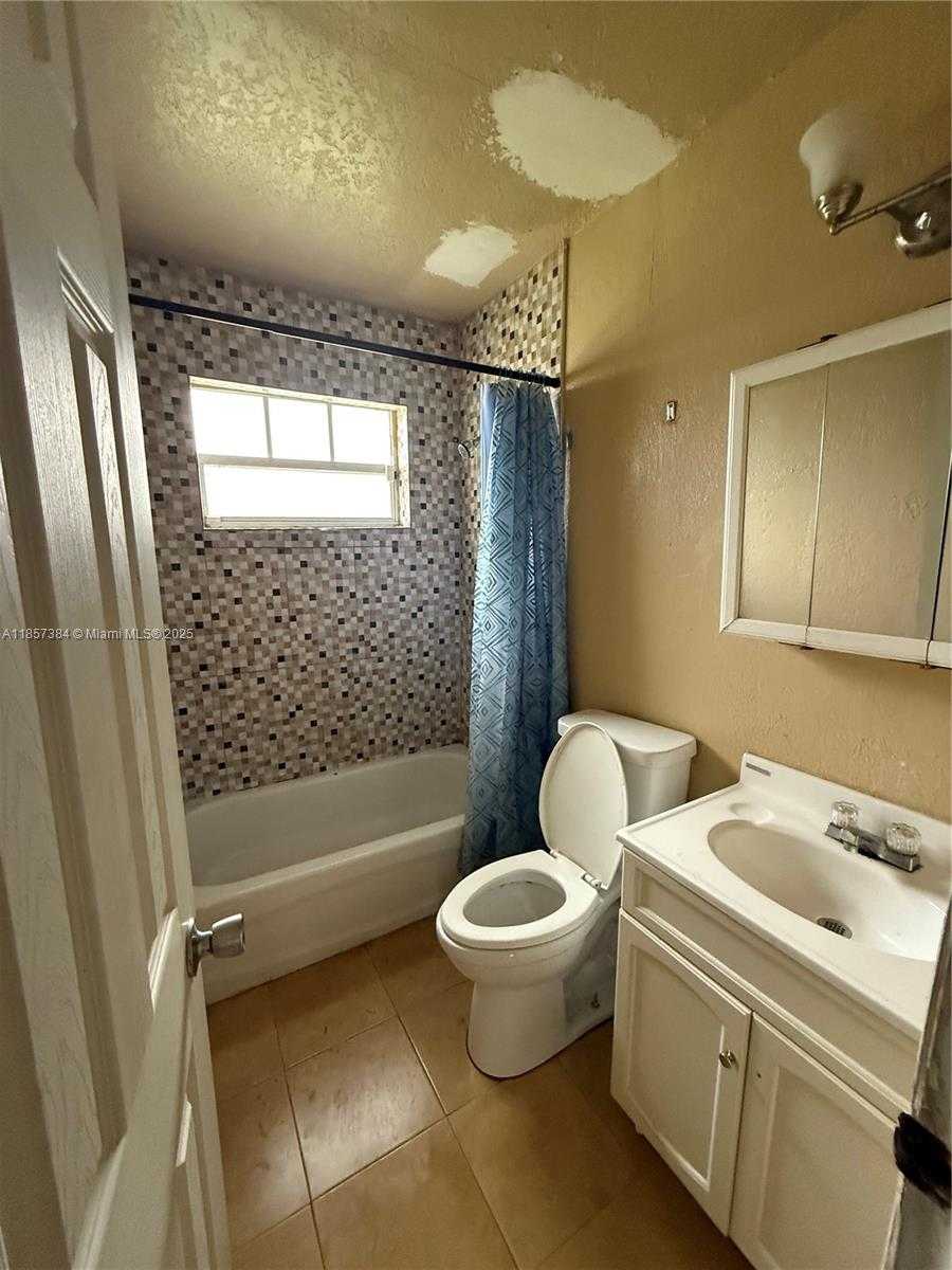 Small Image of 3361 NORTH WEST 189TH, Miami Gardens Number 24