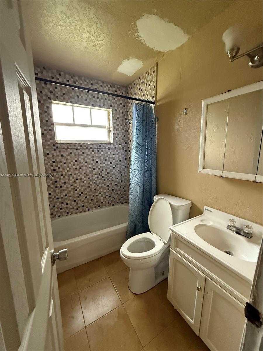 Small Image of 3361 NORTH WEST 189TH, Miami Gardens Number 25