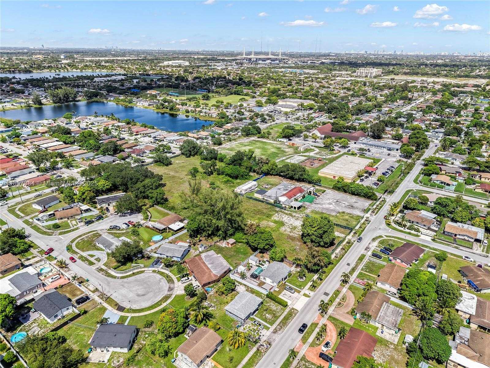Small Image of 3361 NORTH WEST 189TH, Miami Gardens Number 6