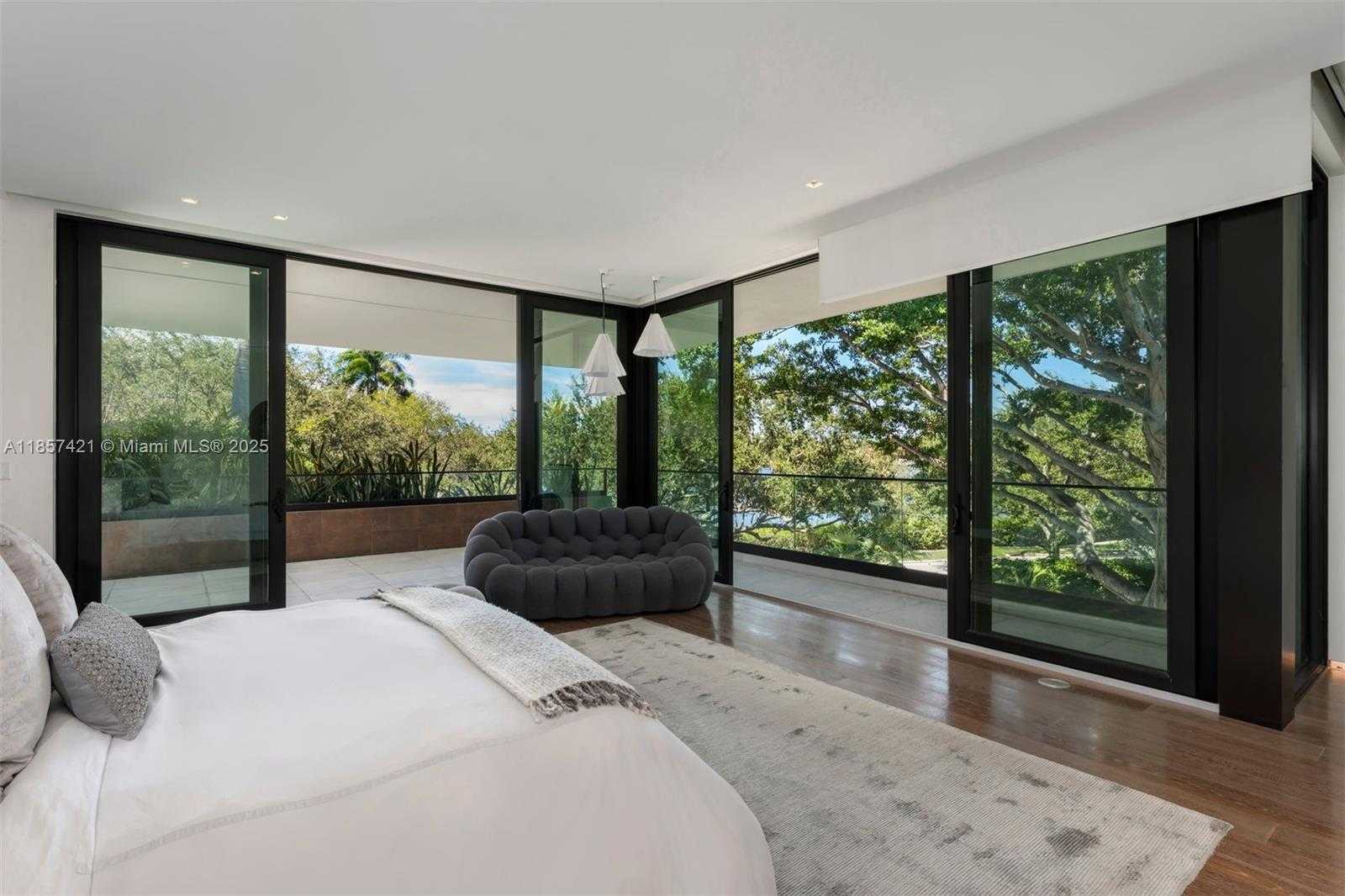 Small Image of 540 LEUCADENDRA DR, Coral Gables Number 10