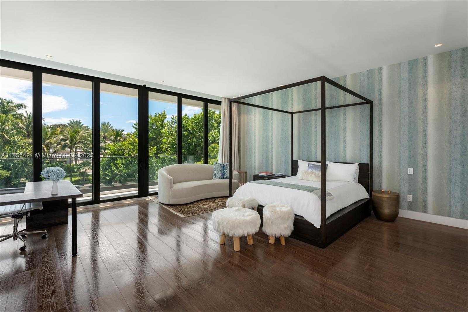 Small Image of 540 LEUCADENDRA DR, Coral Gables Number 12