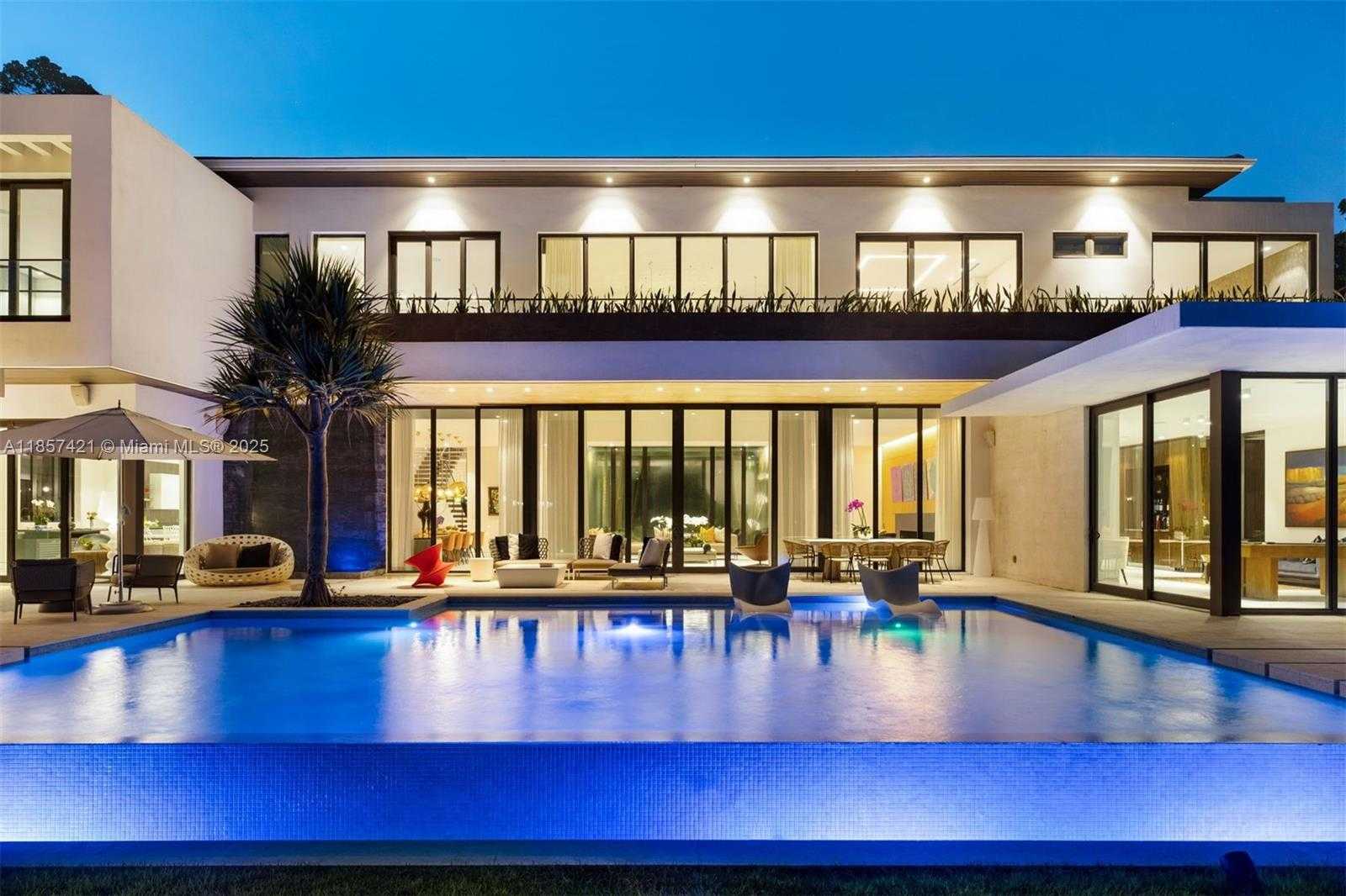 Small Image of 540 LEUCADENDRA DR, Coral Gables Number 19