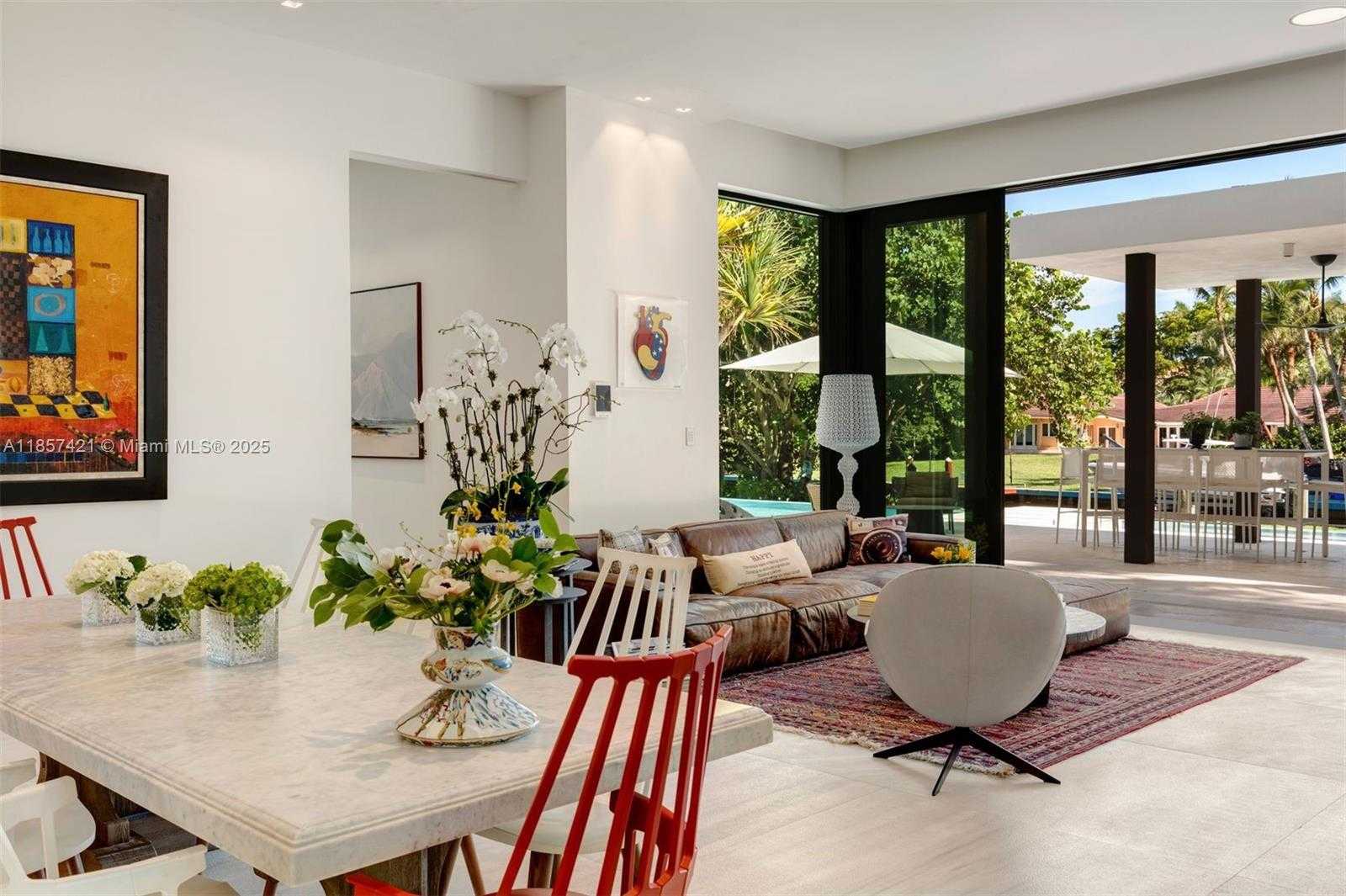 Small Image of 540 LEUCADENDRA DR, Coral Gables Number 7