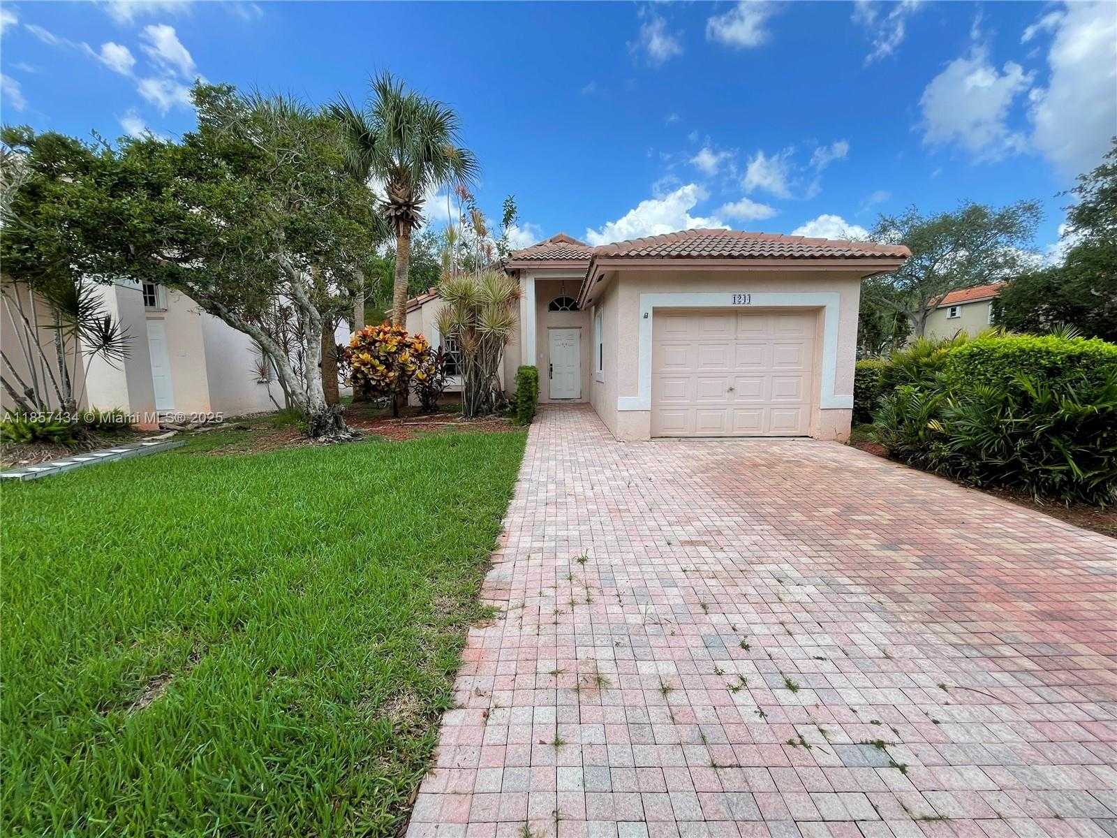 Small Image of 1244 NORTH WEST 171ST AVE, Pembroke Pines Number 2