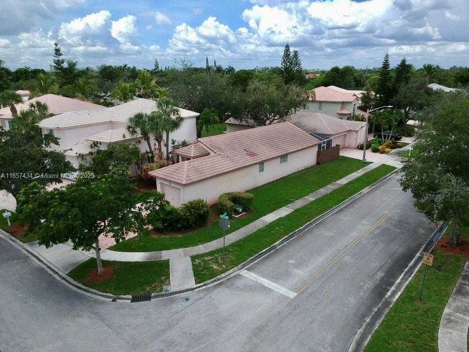 Small Image of 1244 NORTH WEST 171ST AVE, Pembroke Pines Number 5