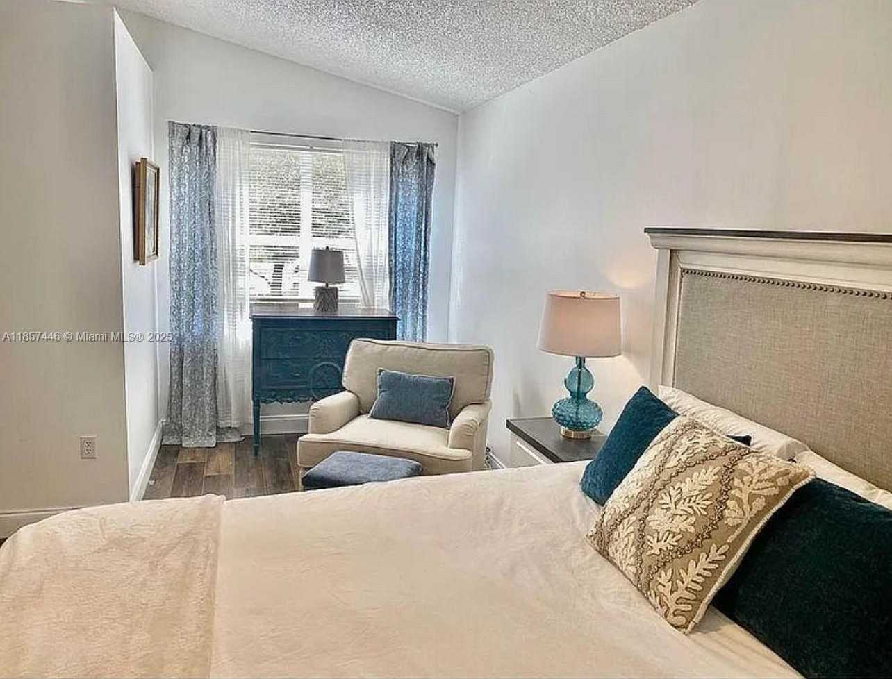 Small Image of 4100 FERN FOREST RD, Cooper City Number 11