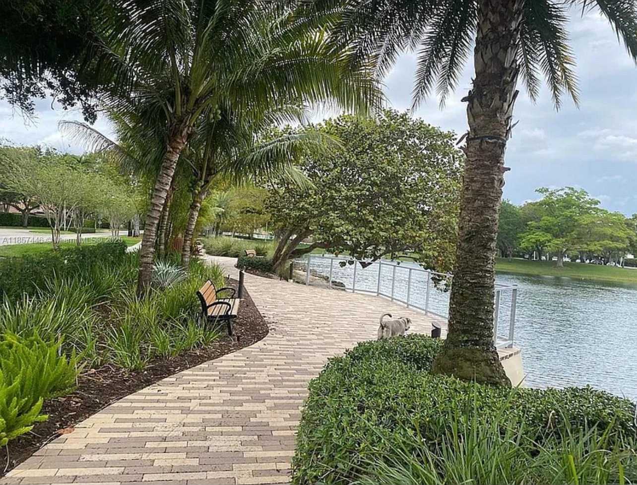 Small Image of 4100 FERN FOREST RD, Cooper City Number 21
