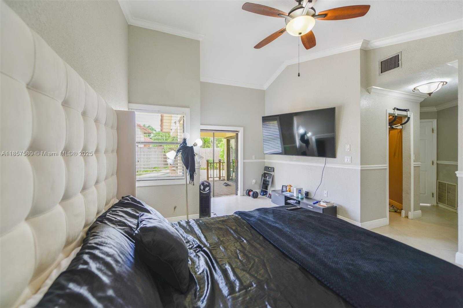 Small Image of 11300 SOUTH WEST 4TH ST, Pembroke Pines Number 10