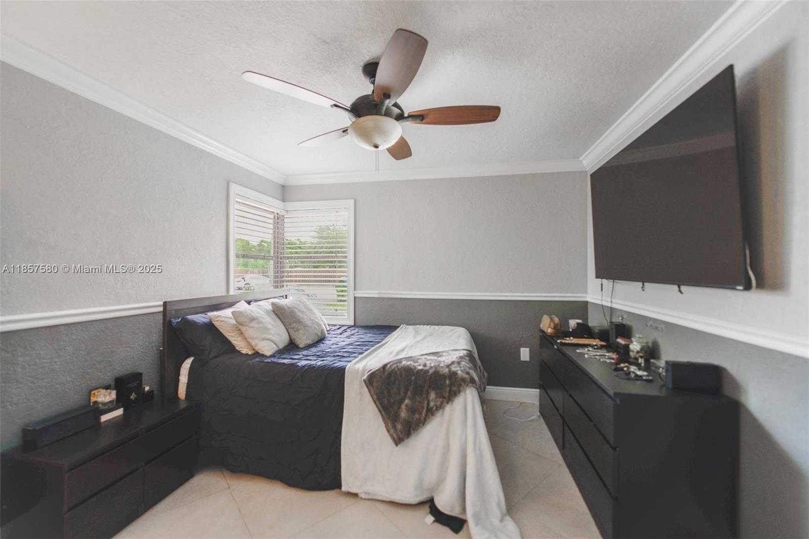 Small Image of 11300 SOUTH WEST 4TH ST, Pembroke Pines Number 17