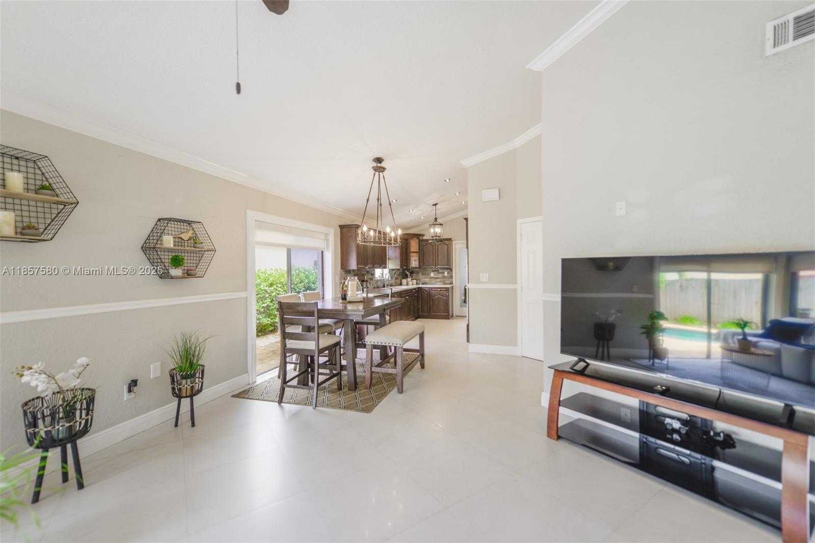 Small Image of 11300 SOUTH WEST 4TH ST, Pembroke Pines Number 2