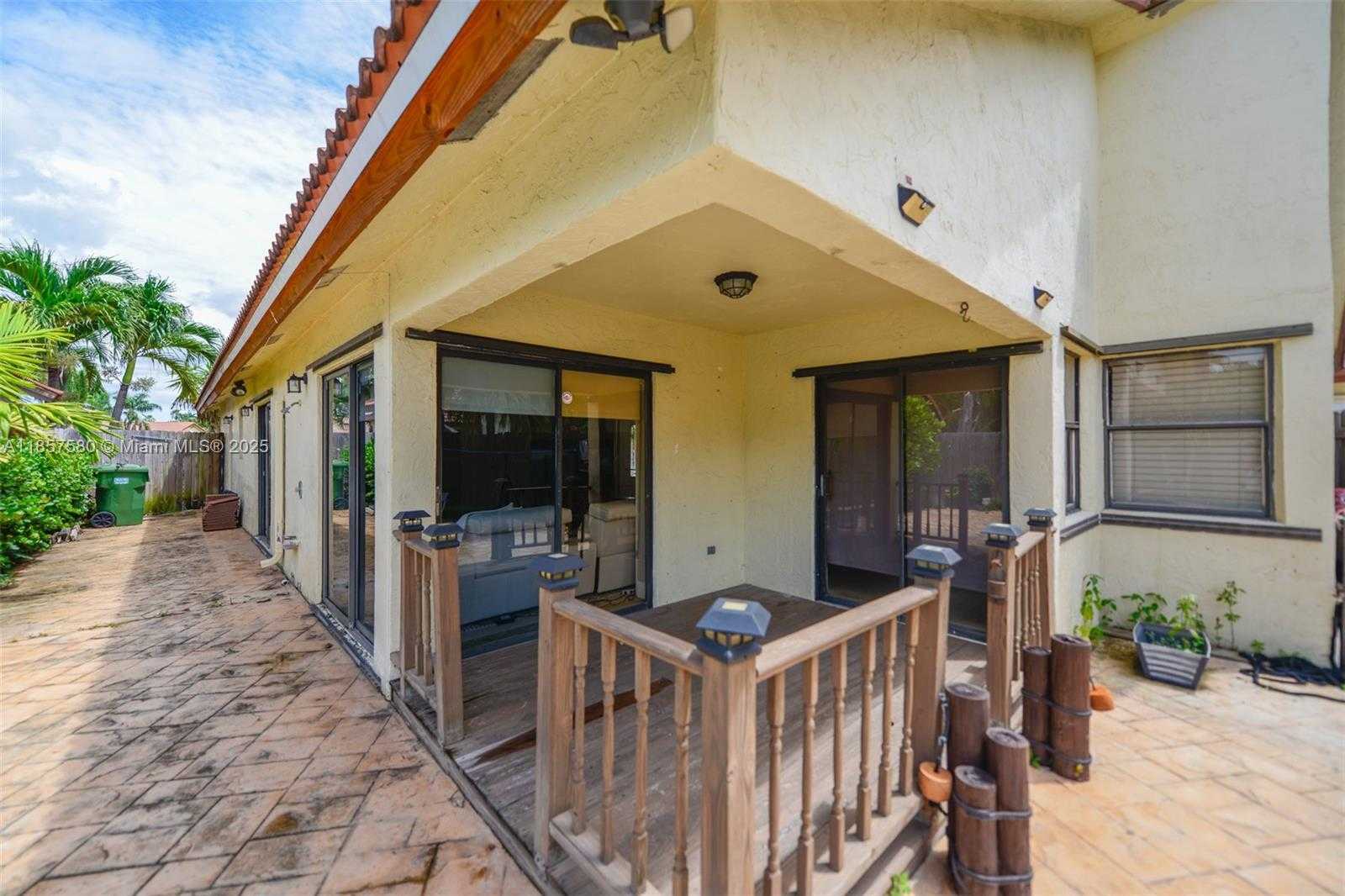 Small Image of 11300 SOUTH WEST 4TH ST, Pembroke Pines Number 26