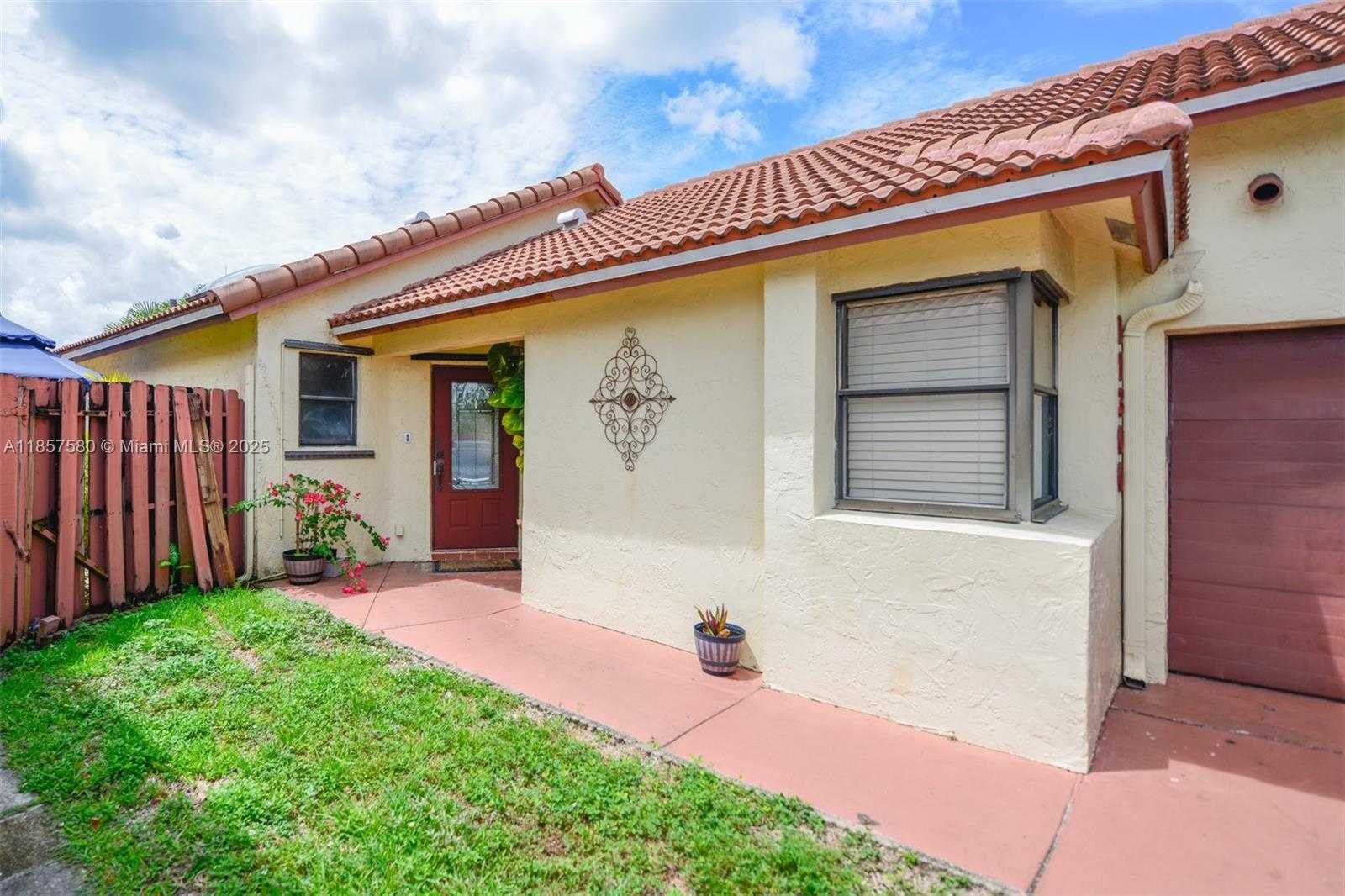 Small Image of 11300 SOUTH WEST 4TH ST, Pembroke Pines Number 27
