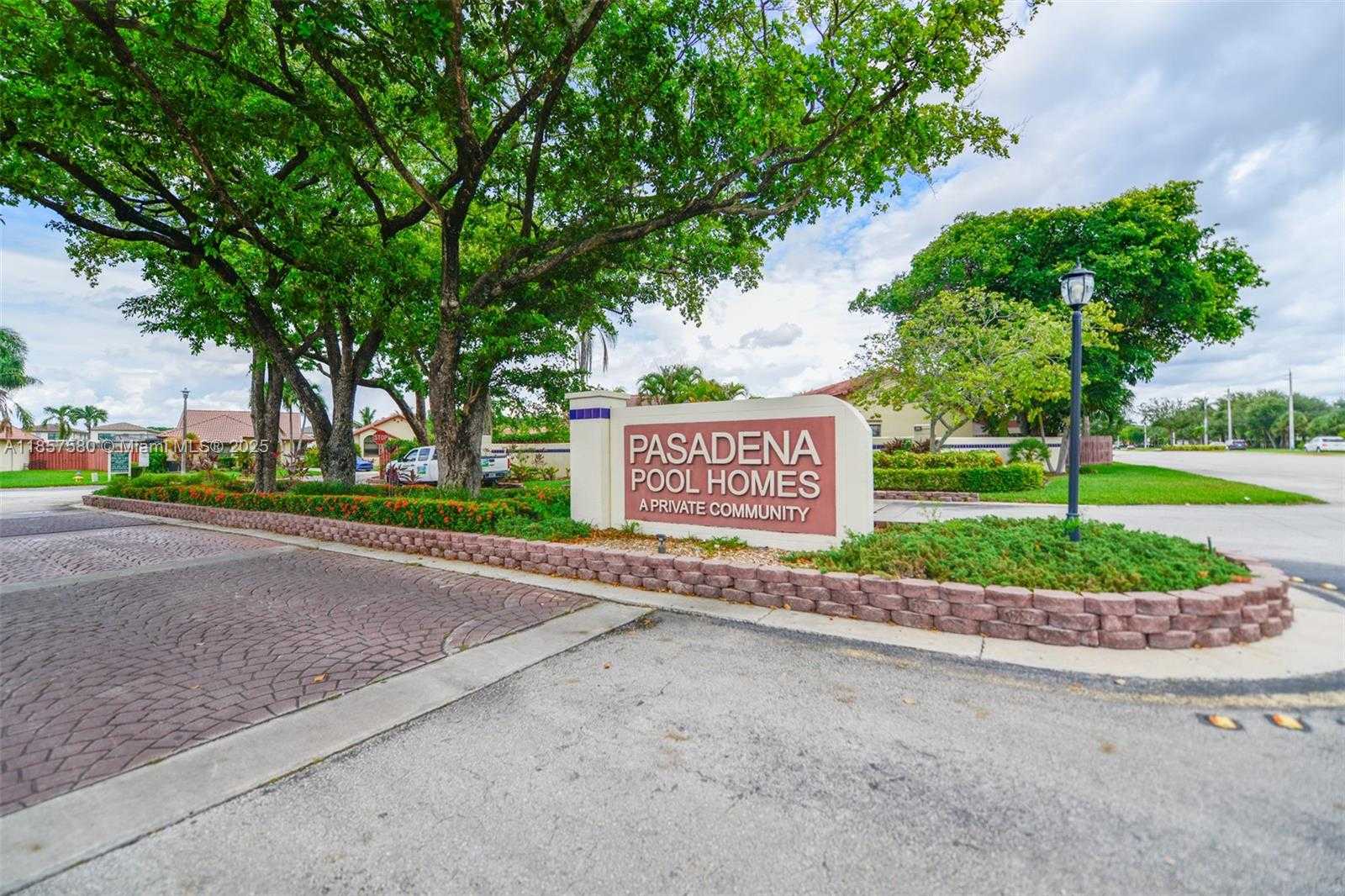 Small Image of 11300 SOUTH WEST 4TH ST, Pembroke Pines Number 32