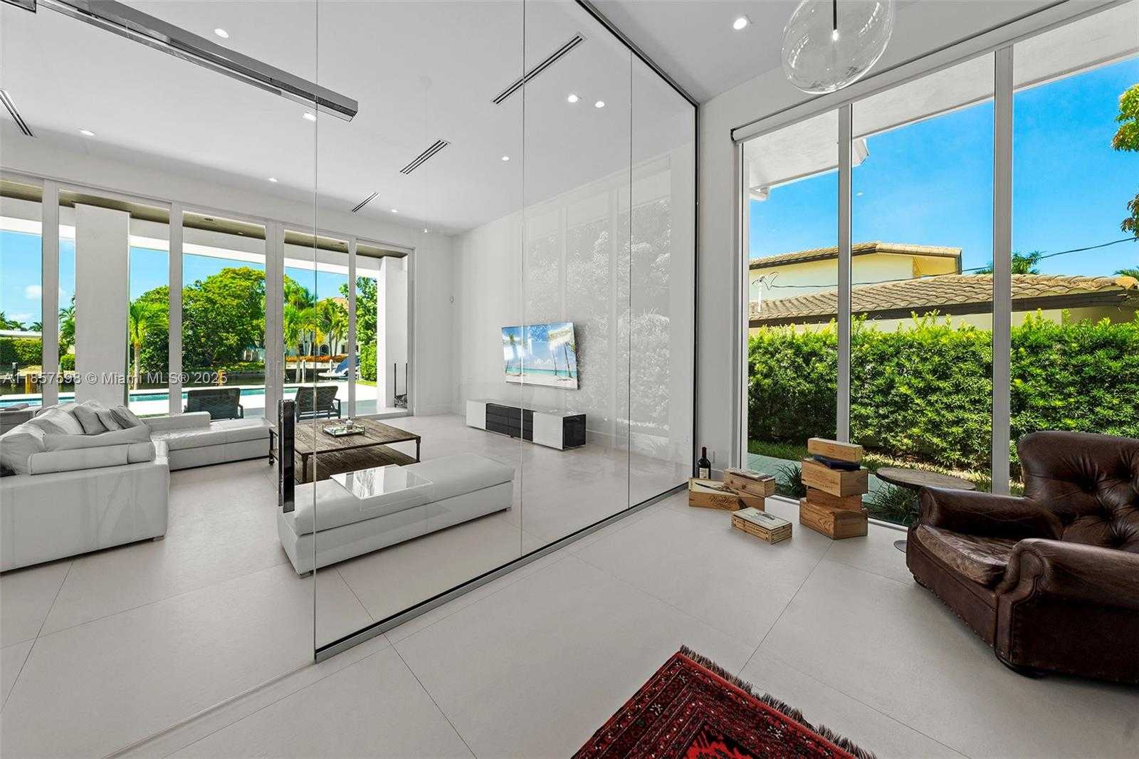 Small Image of 2815 NORTH EAST 26TH PL, Fort Lauderdale Number 16
